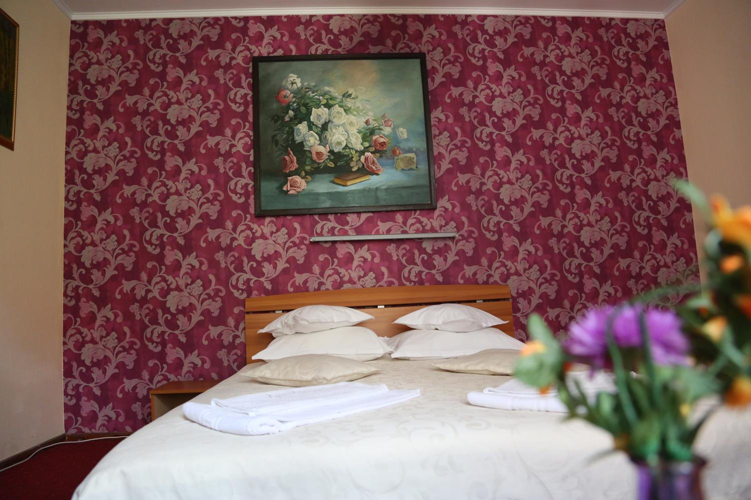 Double Room - Photo 8