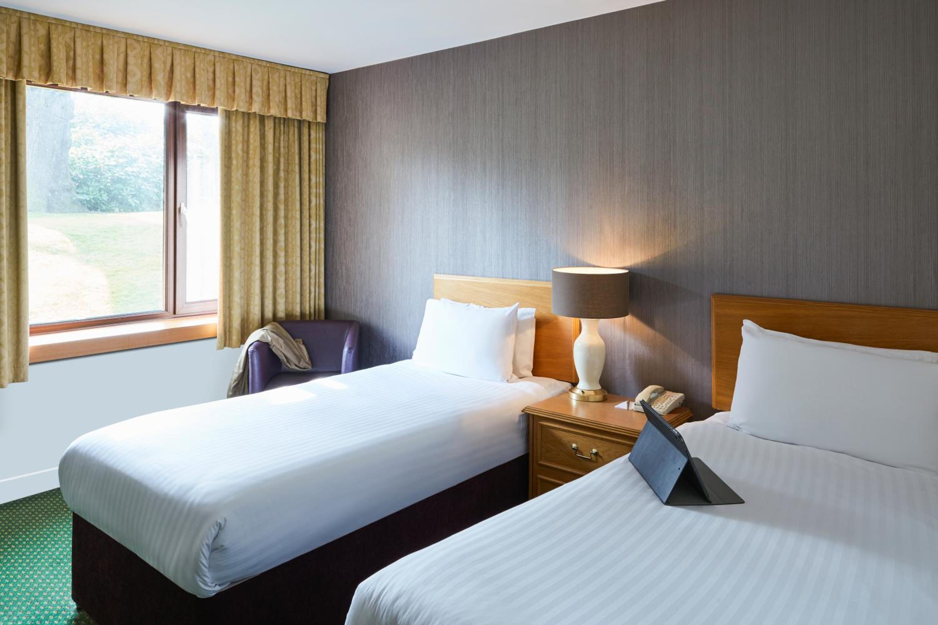 Classic Twin Room - Photo 2