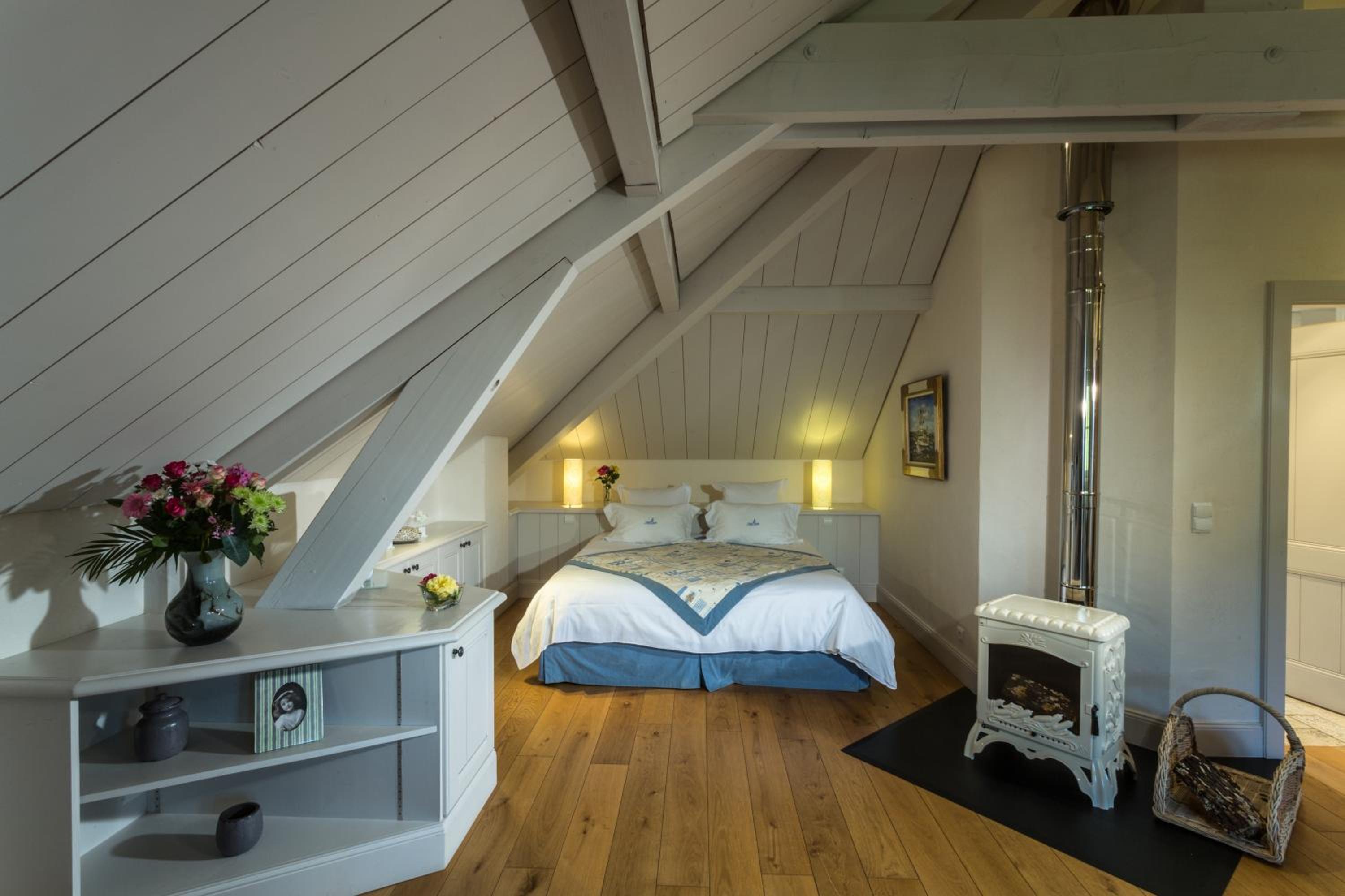 Suite - Photo 3