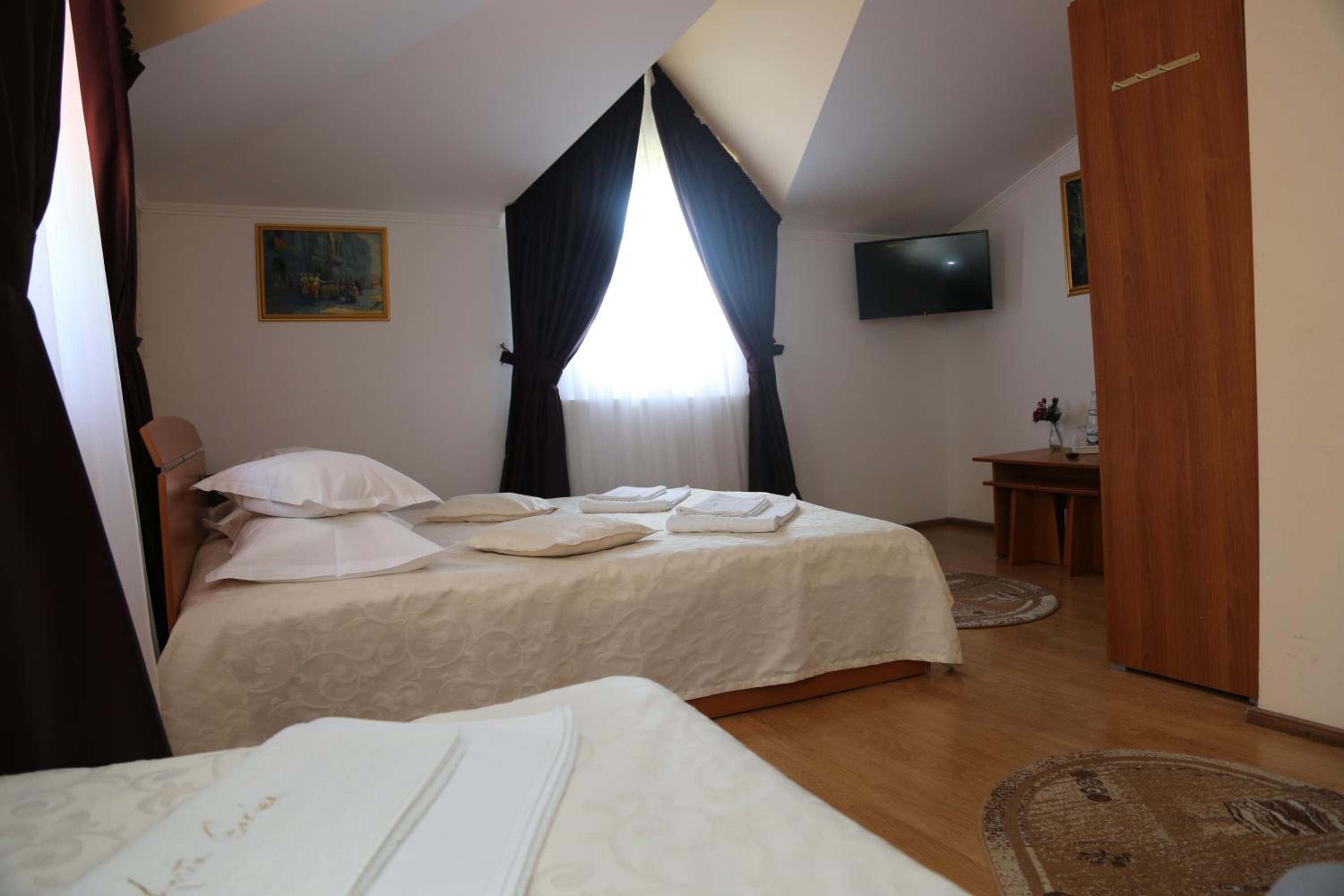 Triple Room - Photo 16