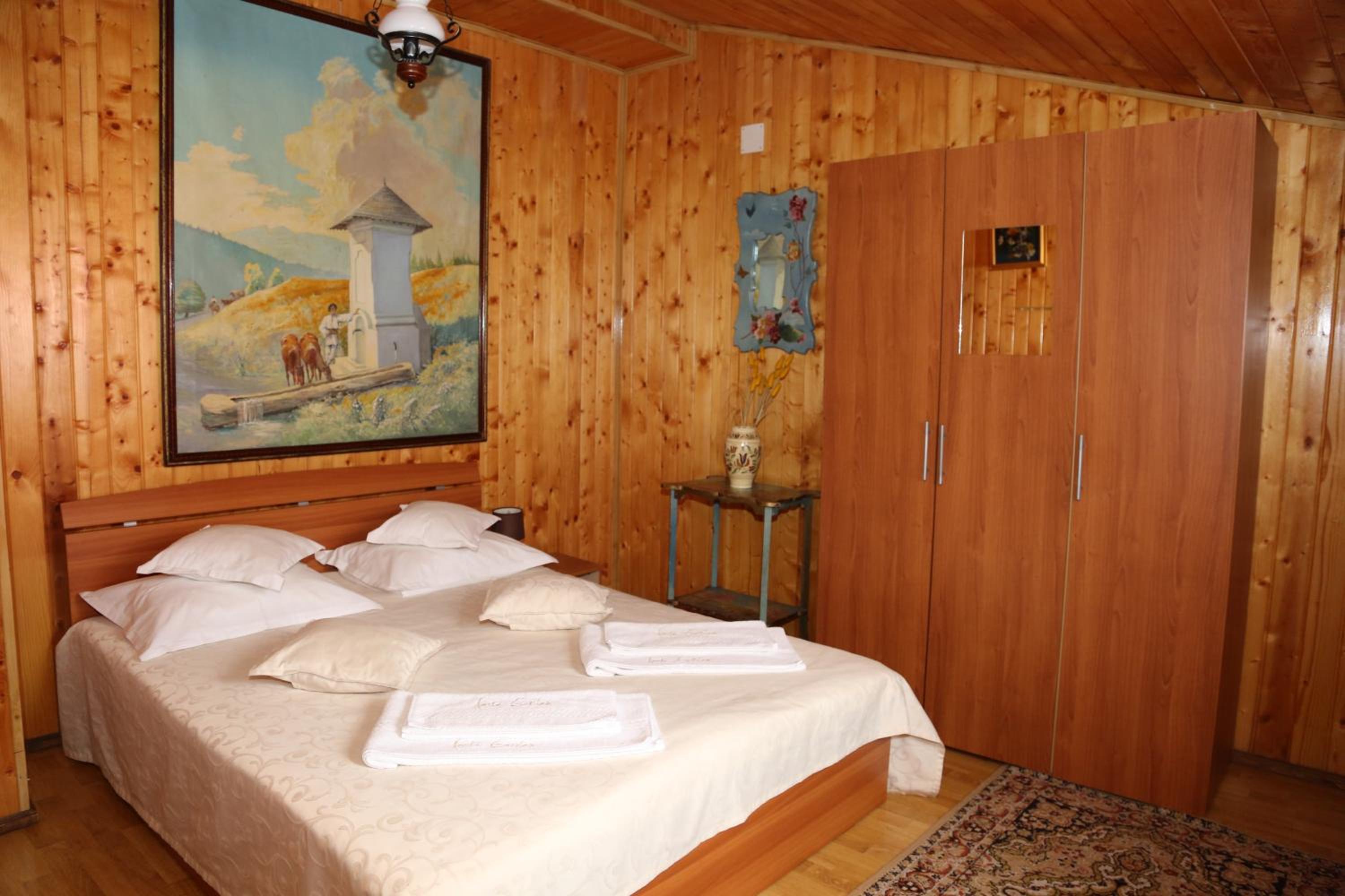 Double Room - Photo 18