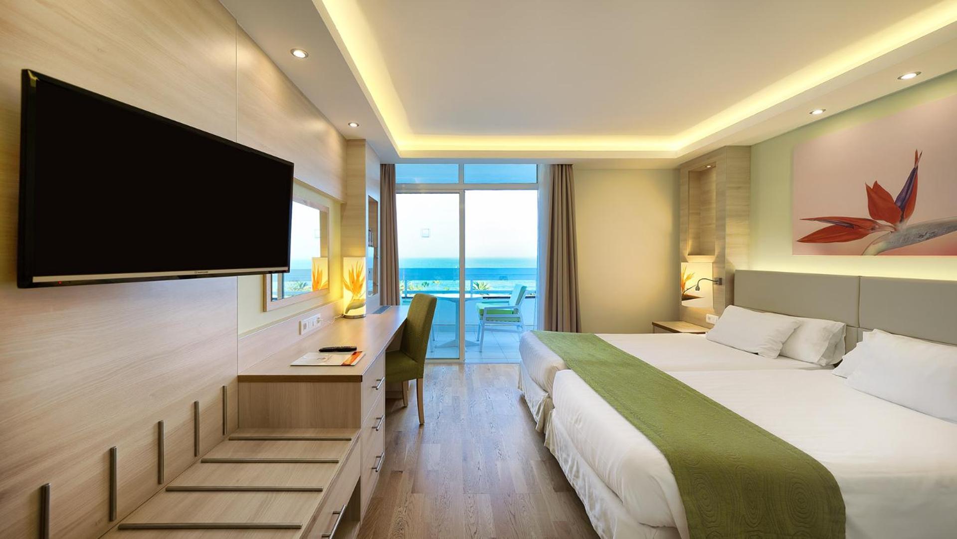 Twin Room with Sea View - Photo 4
