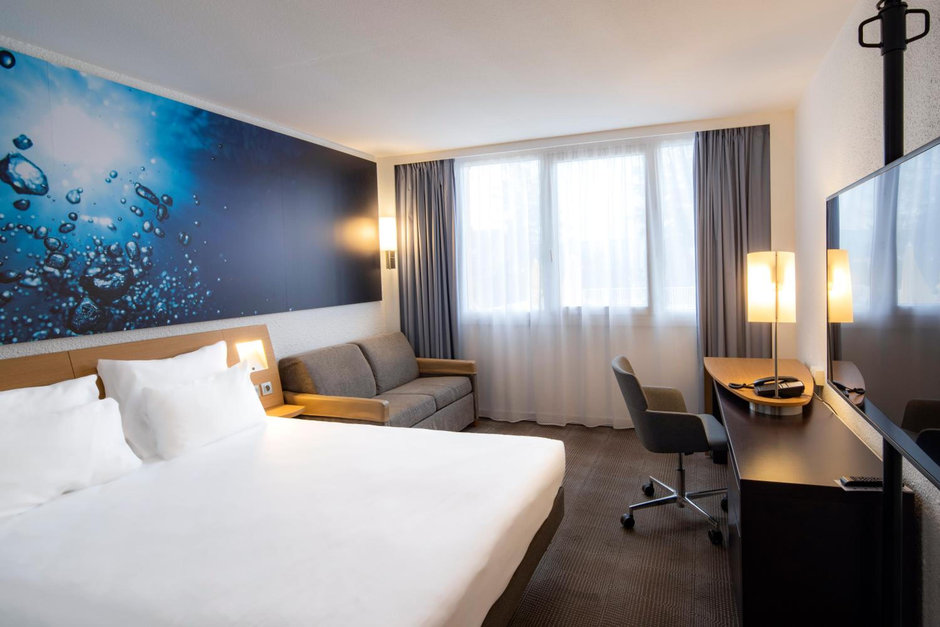 Executive Double Room with Sofa Bed - Photo 8