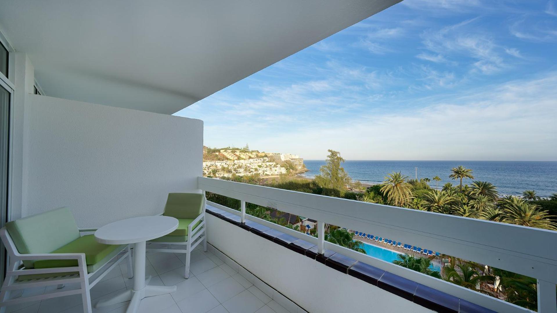 Twin Room with Sea View - Photo 8