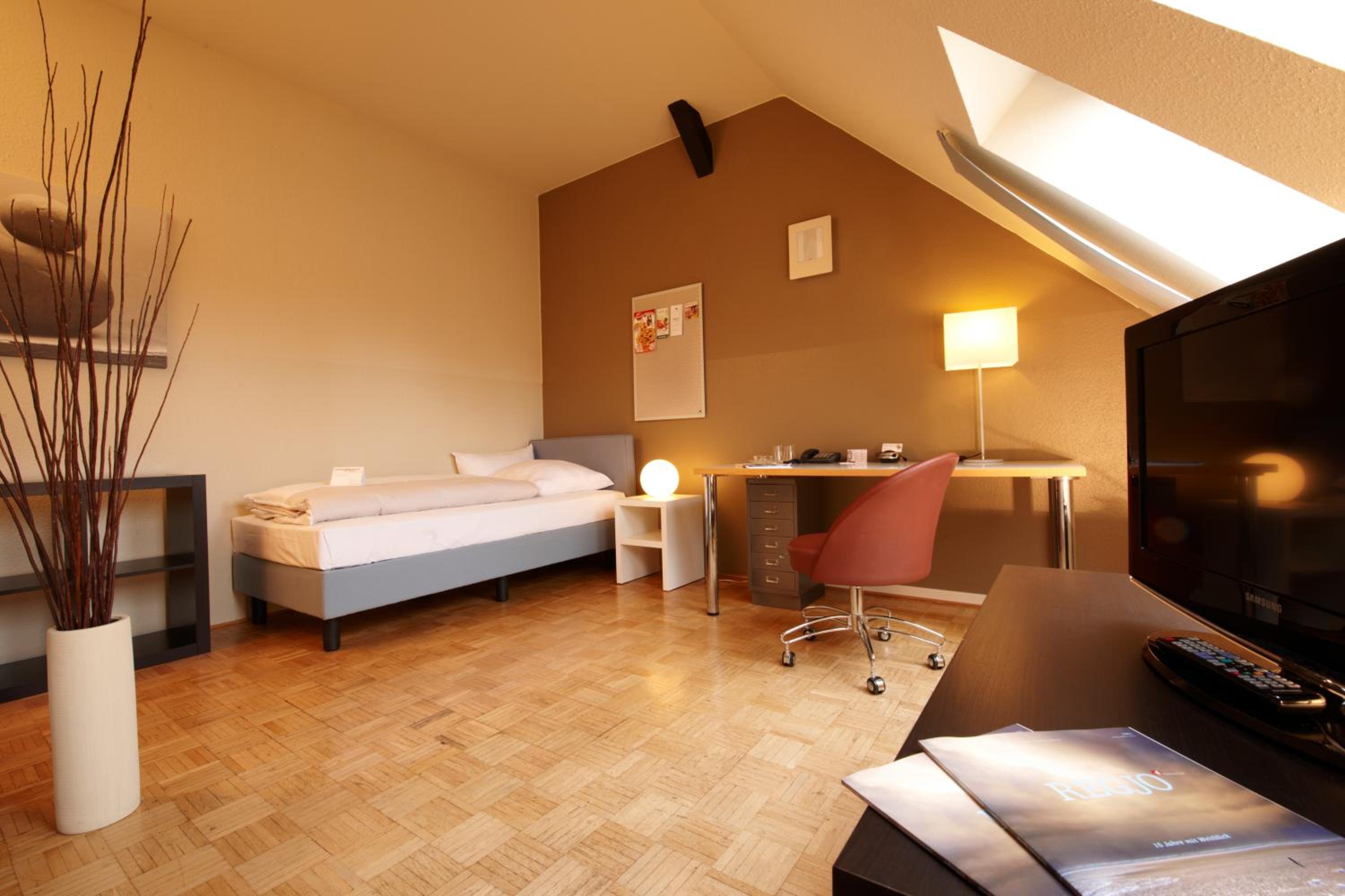 Studio Apartment Single Bed photo 1