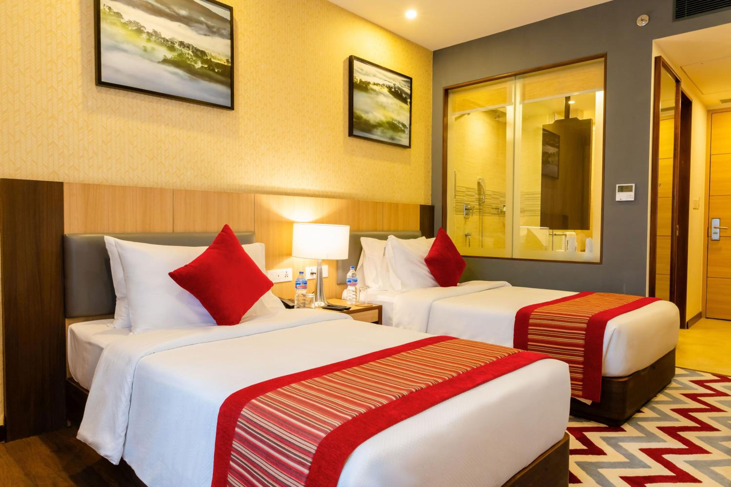 Twin Room with Pool View photo 3