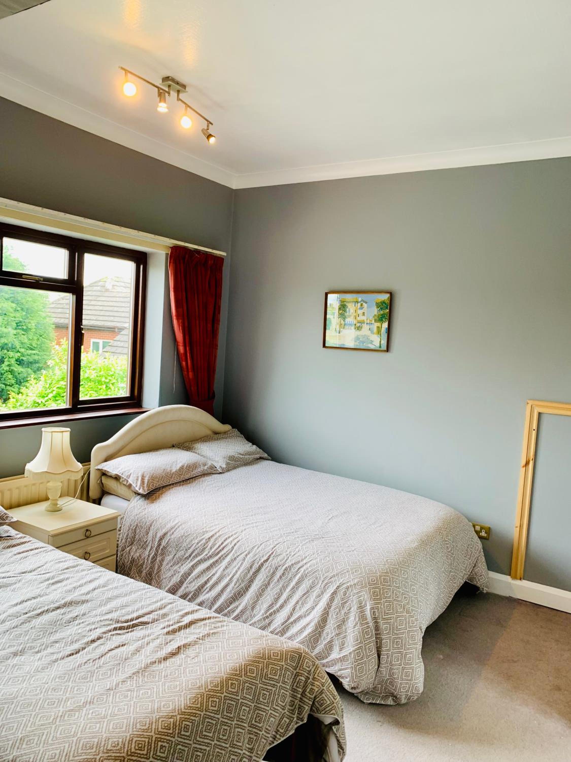 Large Double Room - Photo 10