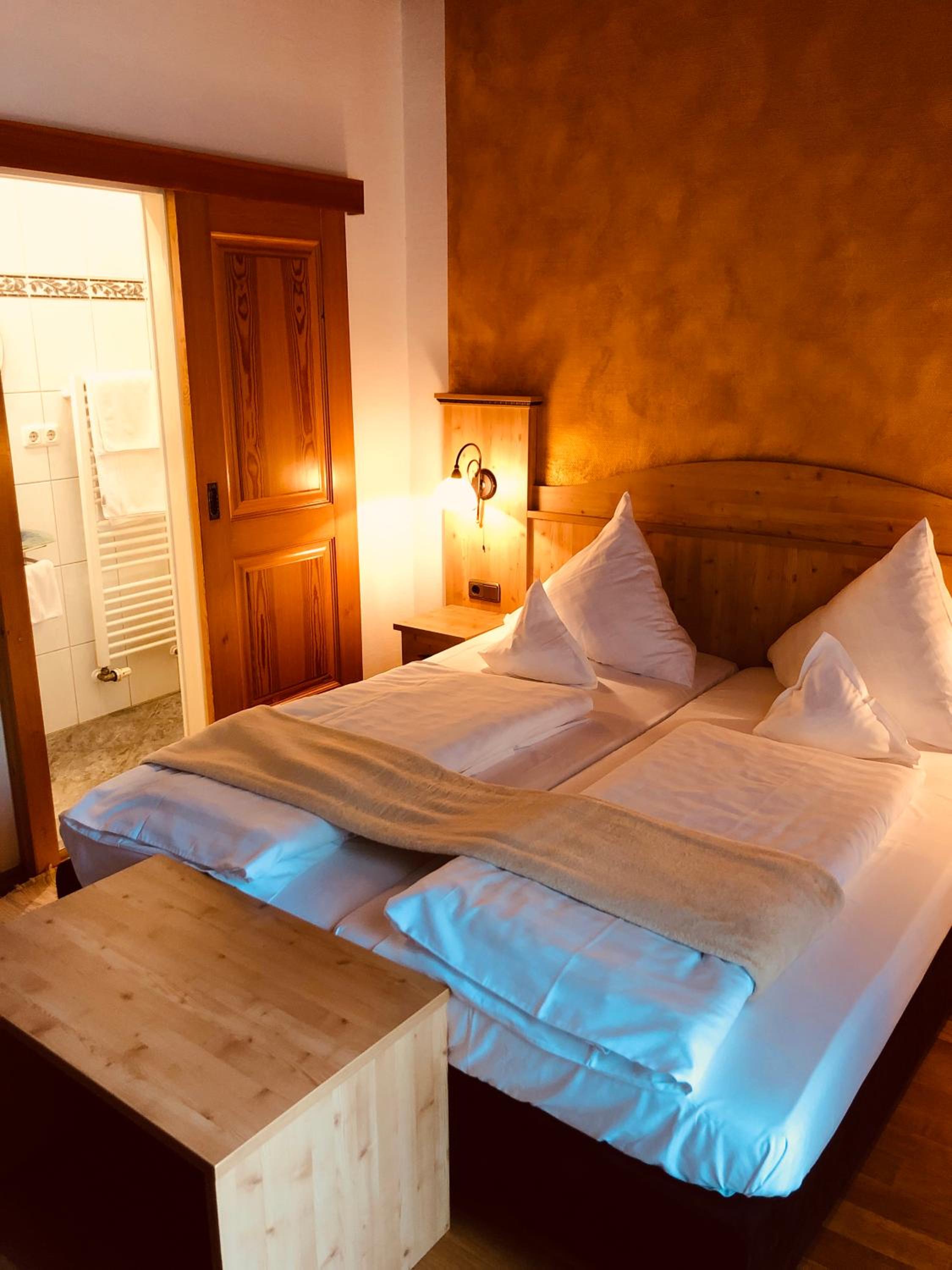 Standard Double Room - Photo 2