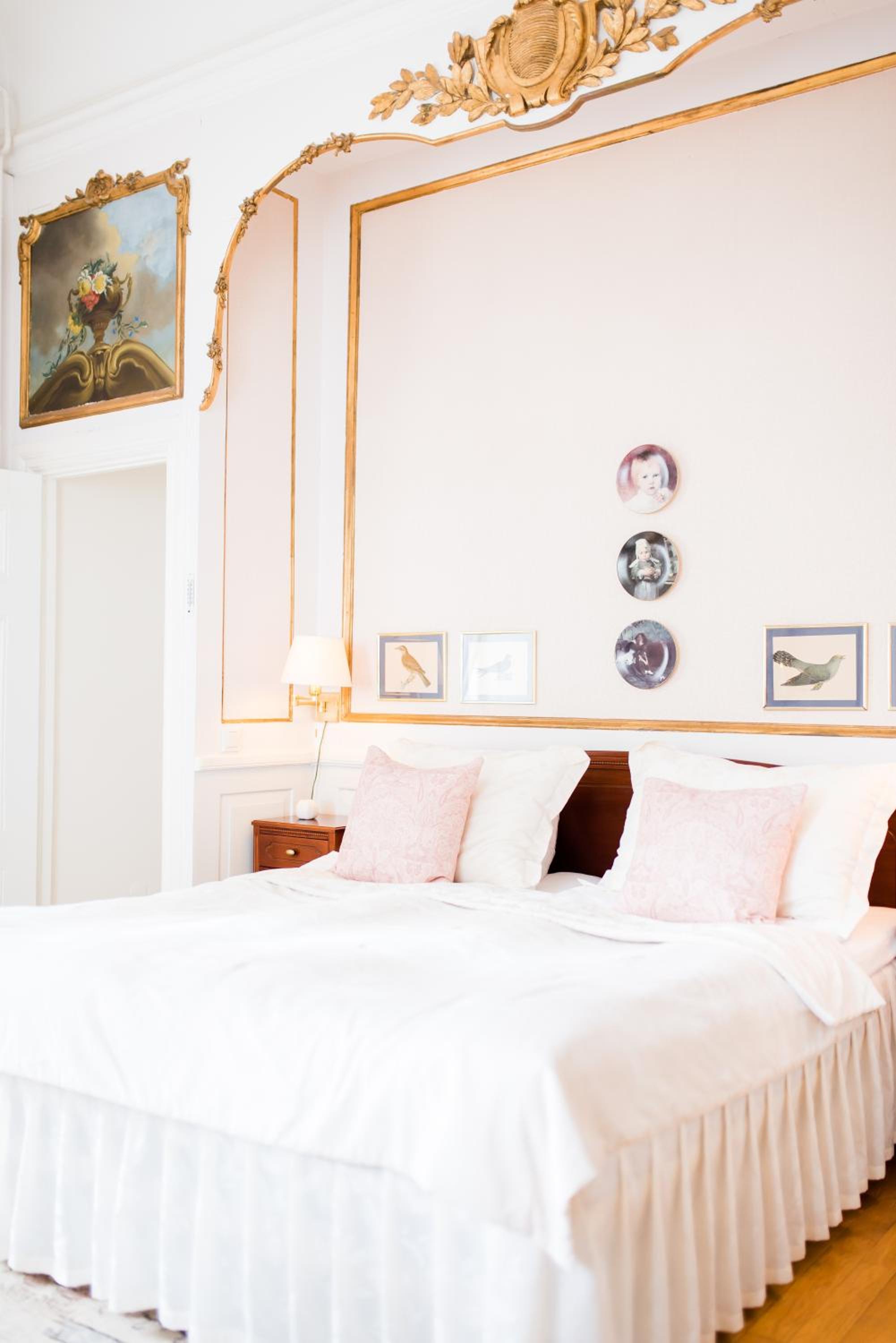 Deluxe Double Room with Side Sea View photo 1