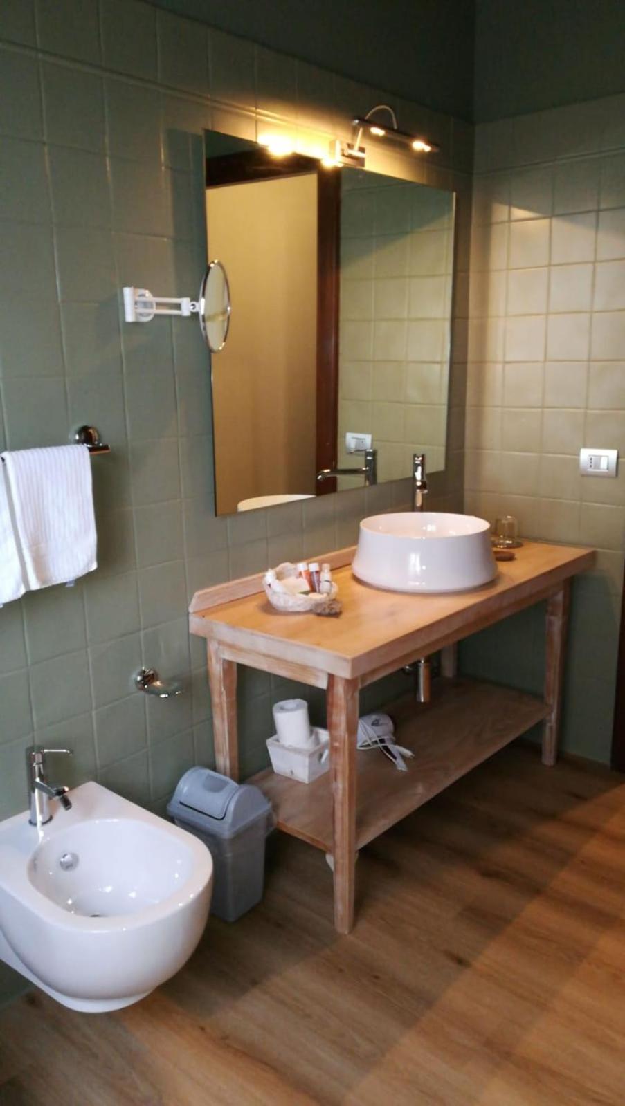Family Room with Spa Access (2 Adults + 2 Children) photo 2