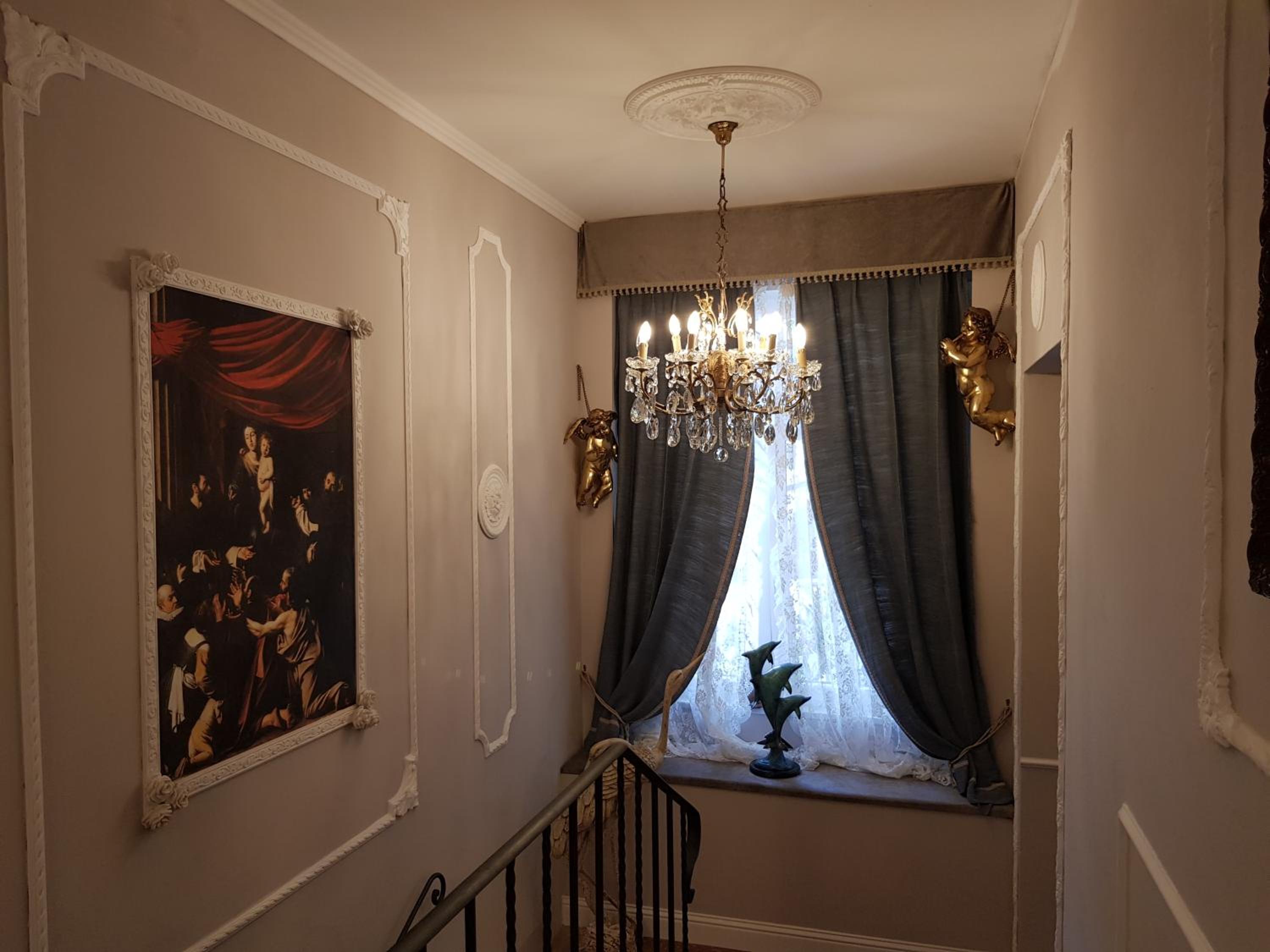 Deluxe King Room - Photo 2
