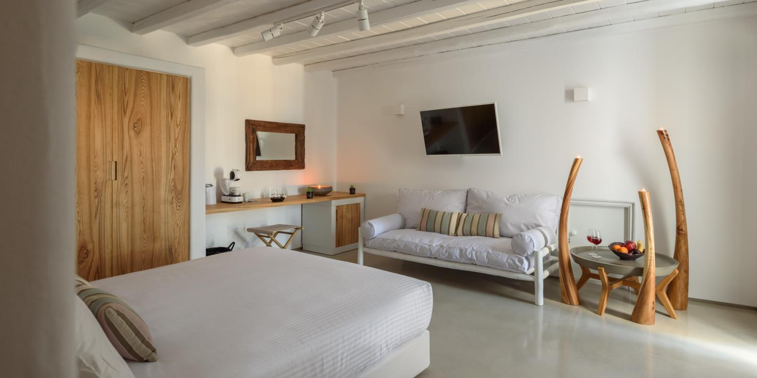 Superior Suite with Sea View - Photo 2