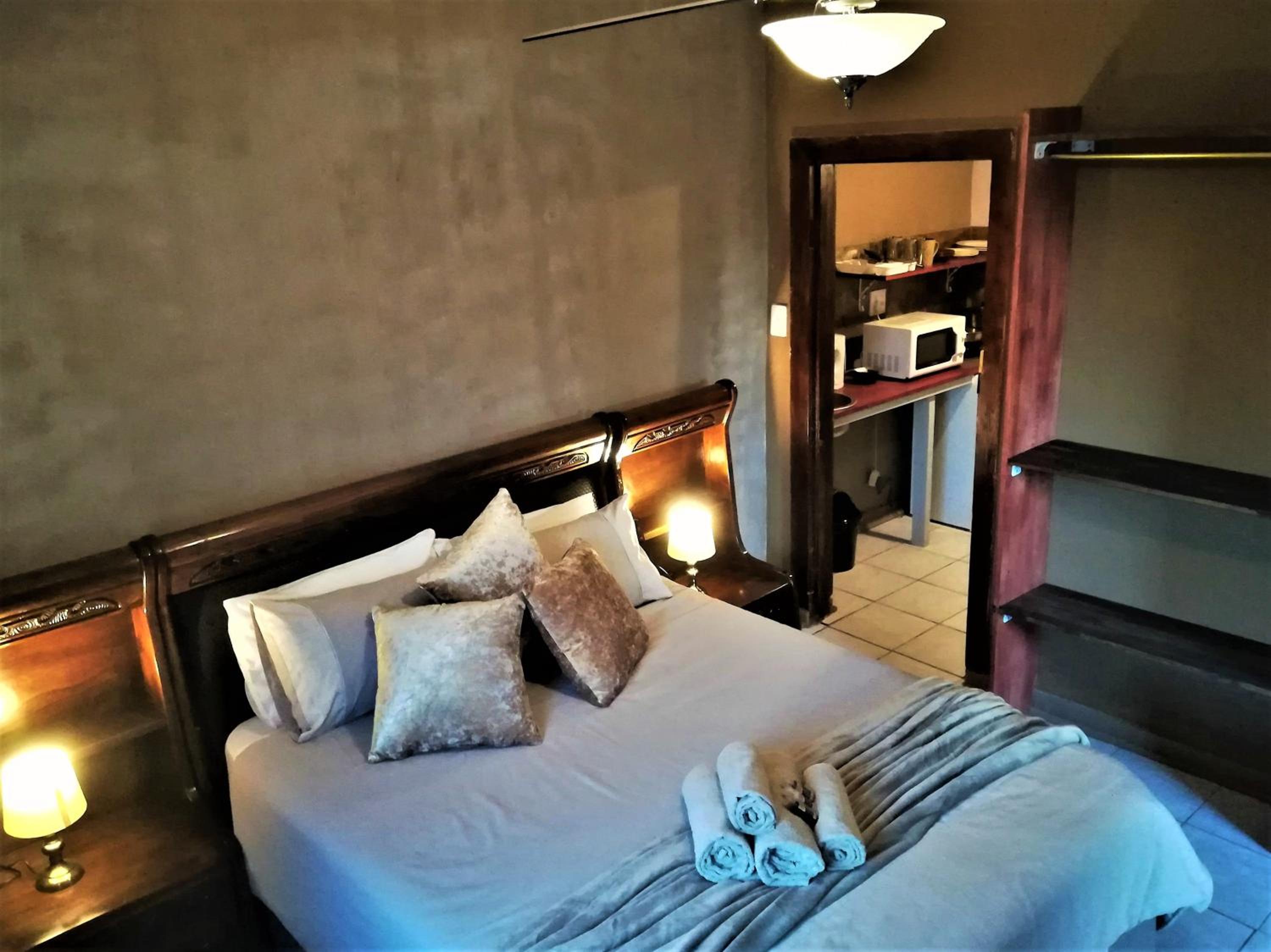 Double or Twin Room - Photo 6