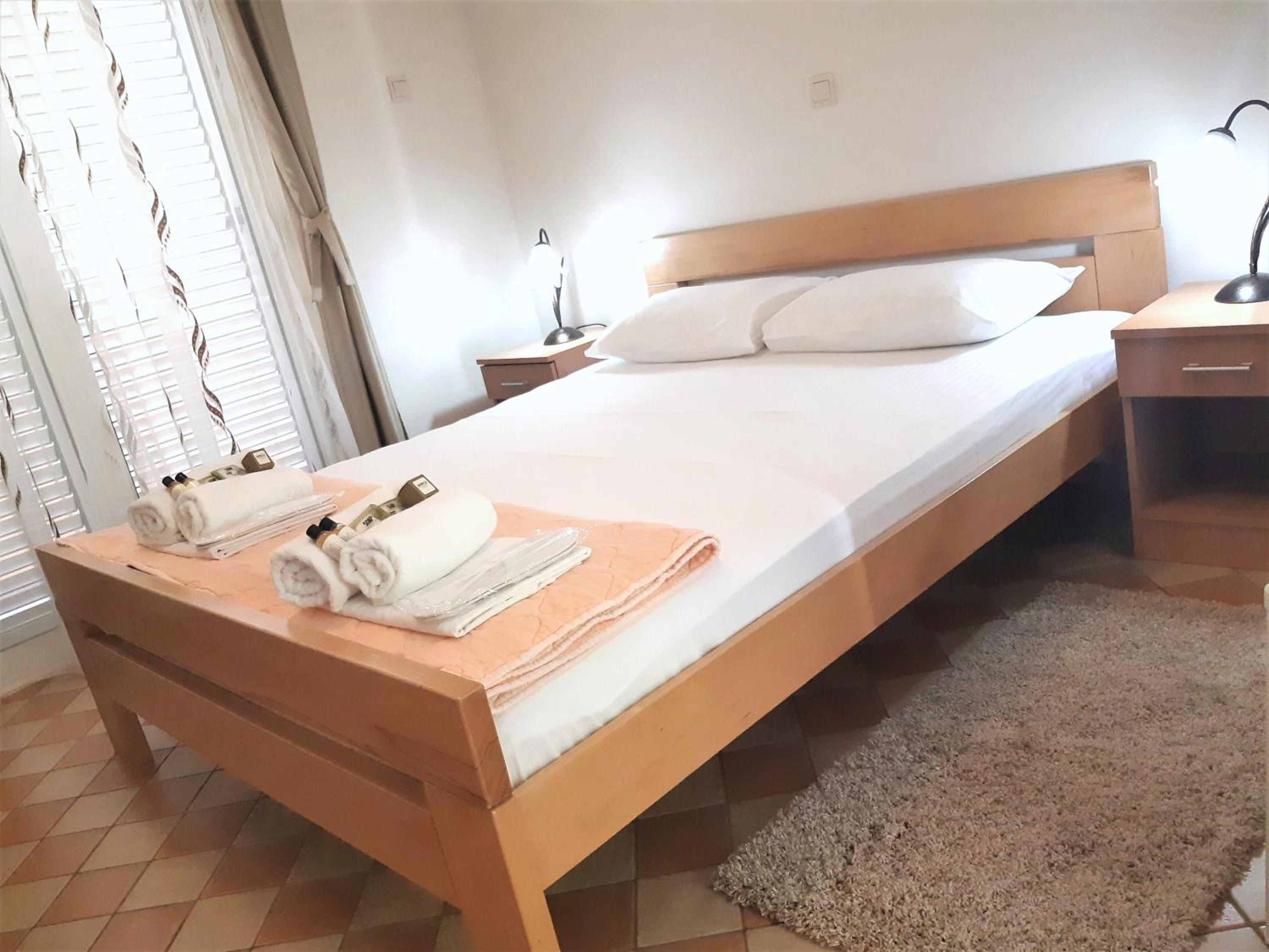 Economy Double Room with Balcony and Garden View - Photo 7