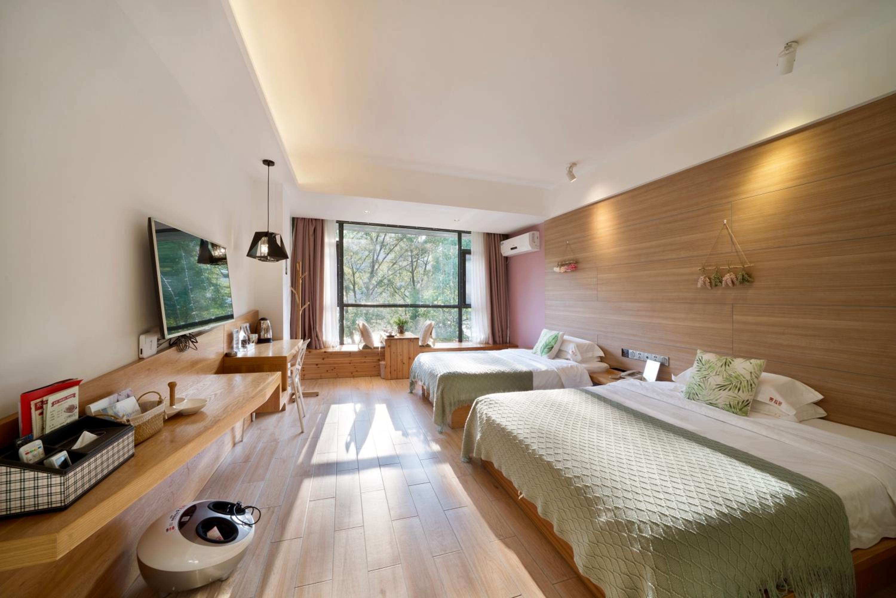 Twin Room with Mountain View