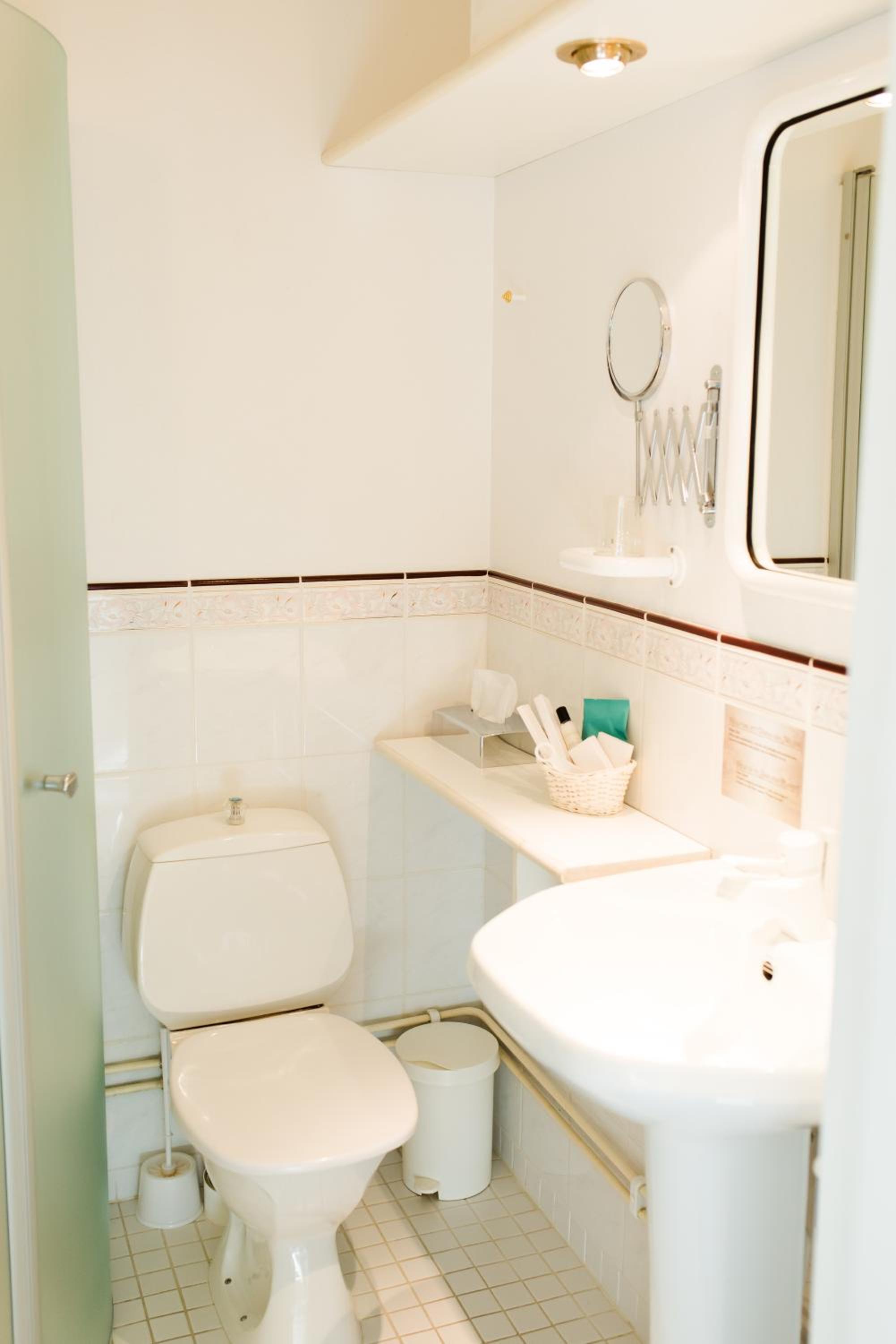 Small Double or Twin Room - Annex photo 3