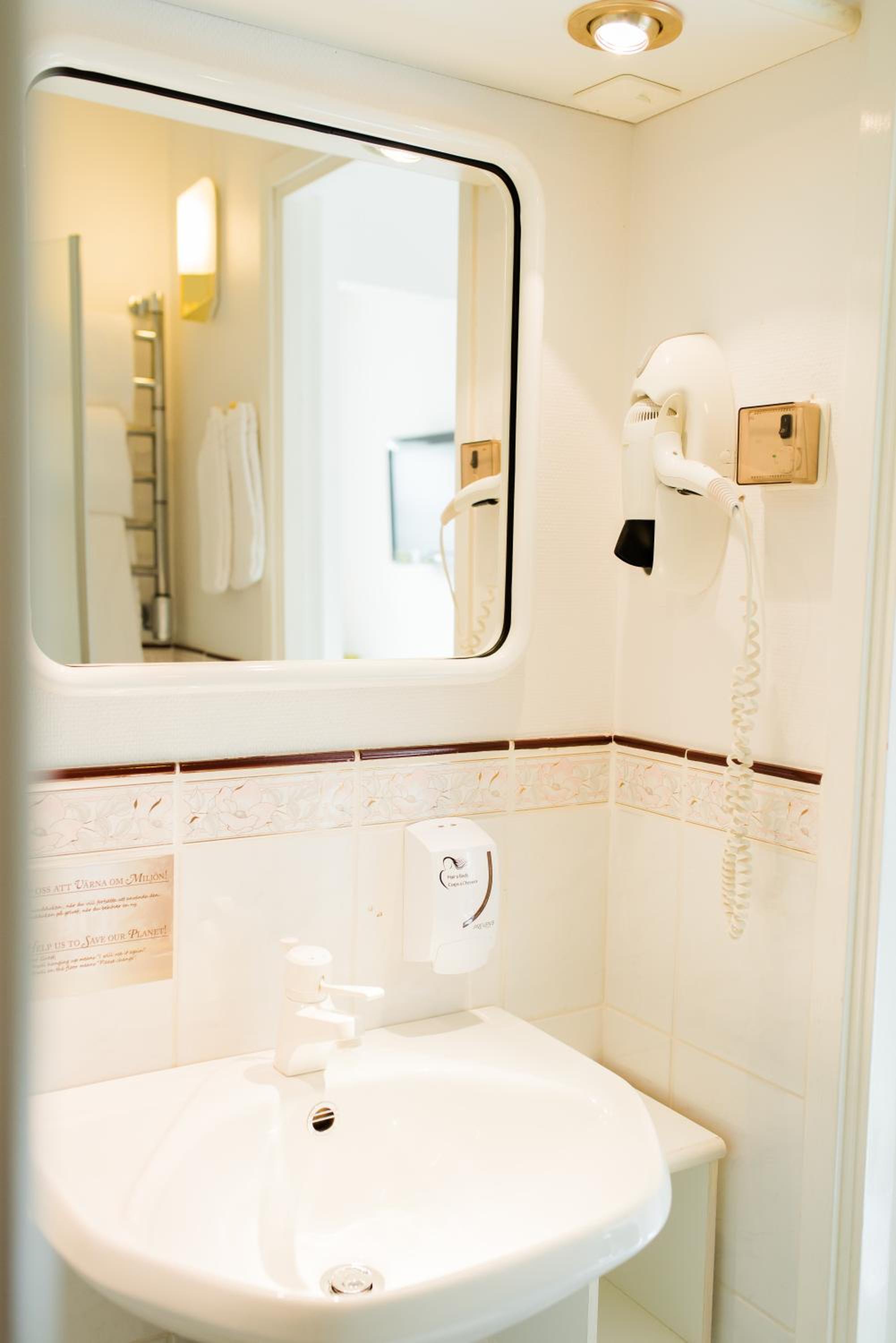 Small Double or Twin Room - Annex photo 2