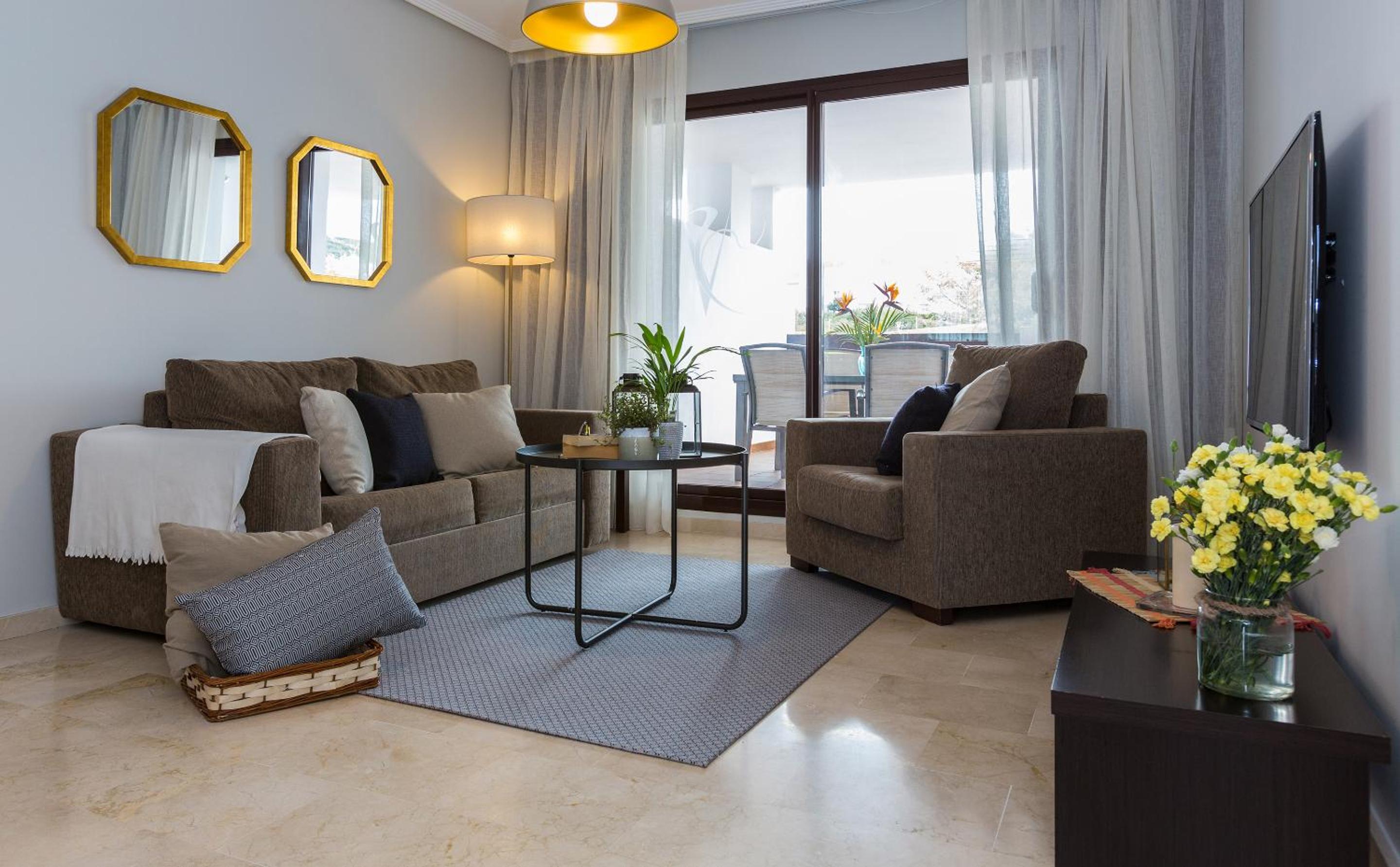 Apartment with Side Sea View