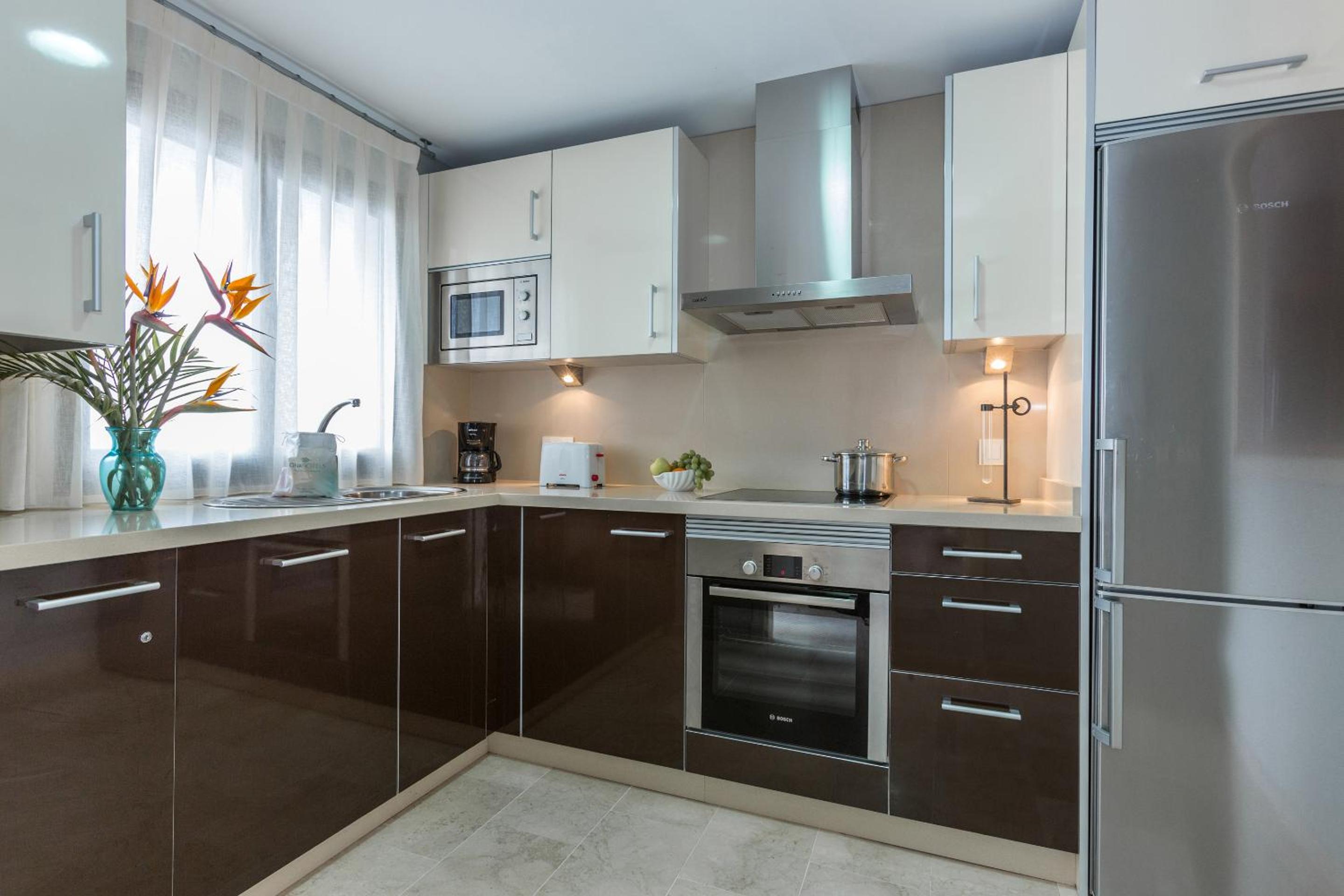 Apartment with Side Sea View