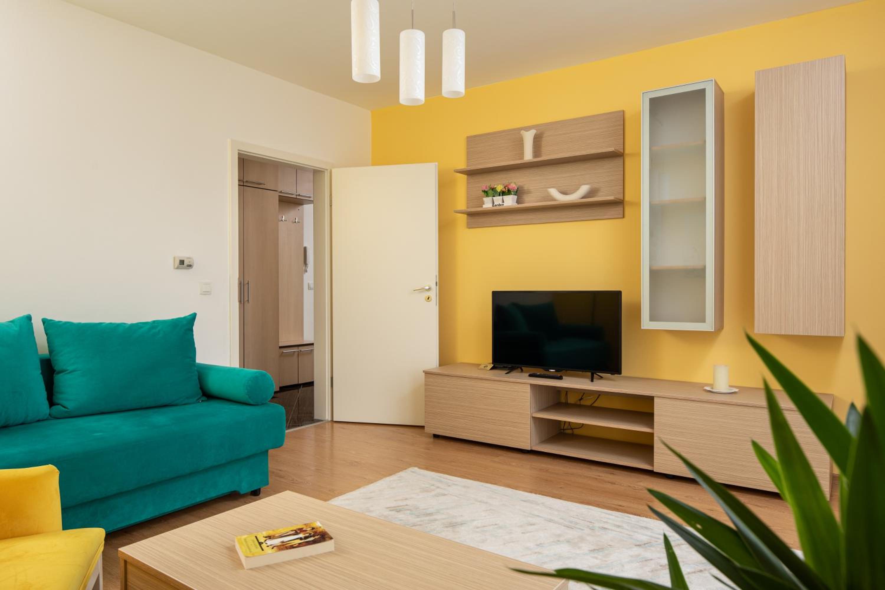 Colors Apartment with Balcony
