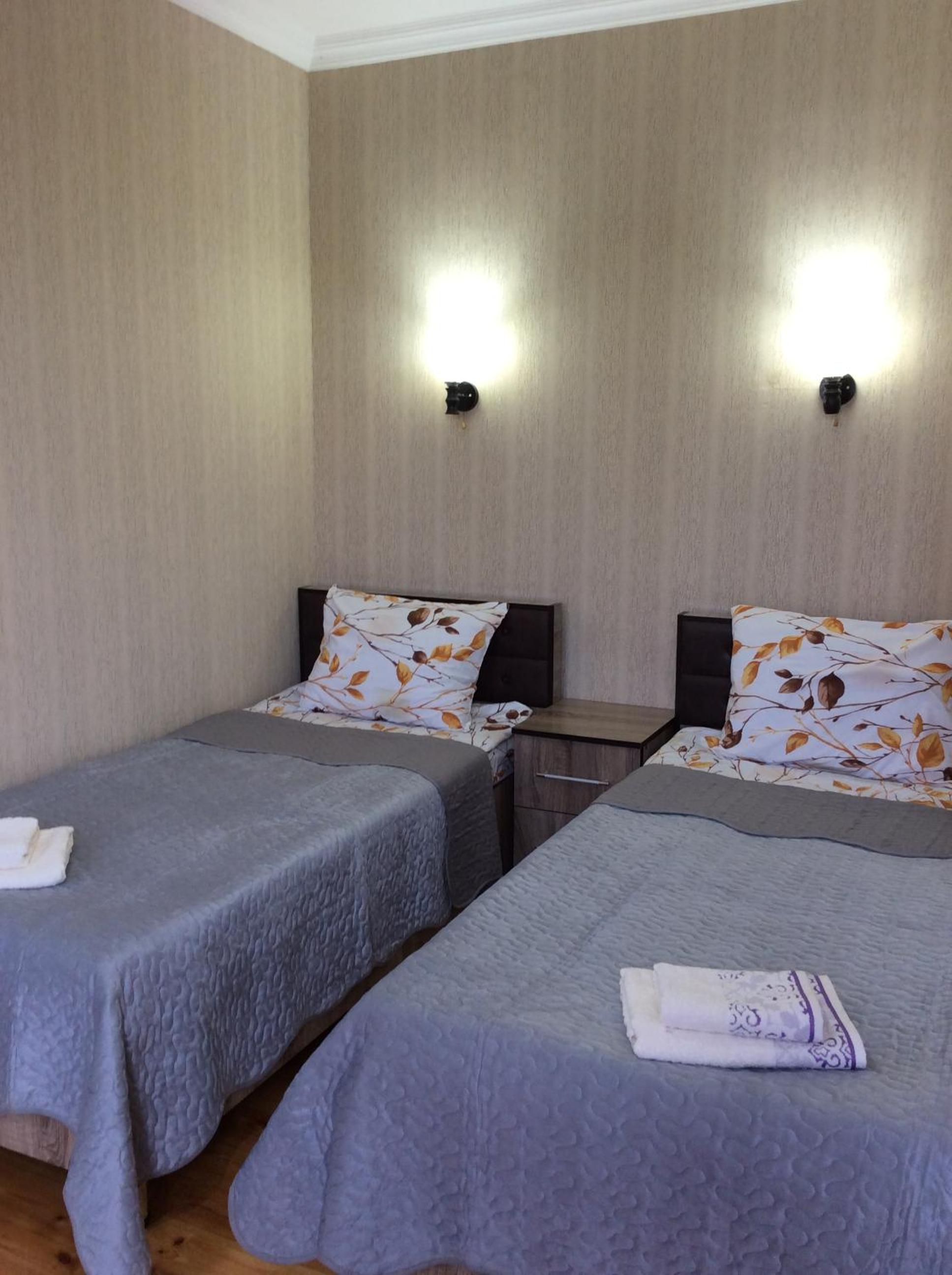 Twin Room with Bathroom photo 3