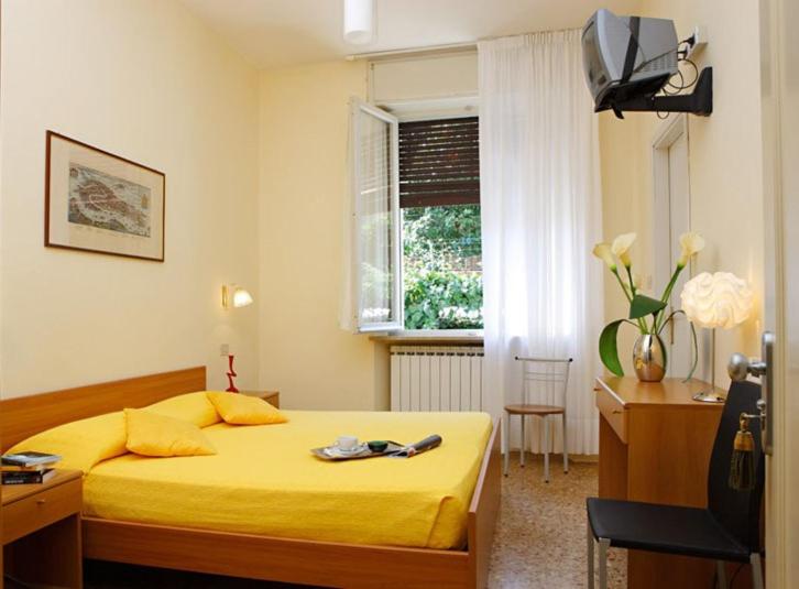 Standard Double Room photo 3