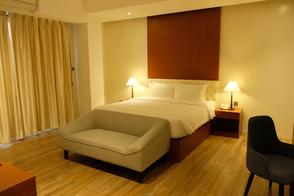 Premier Suite - Photo 1