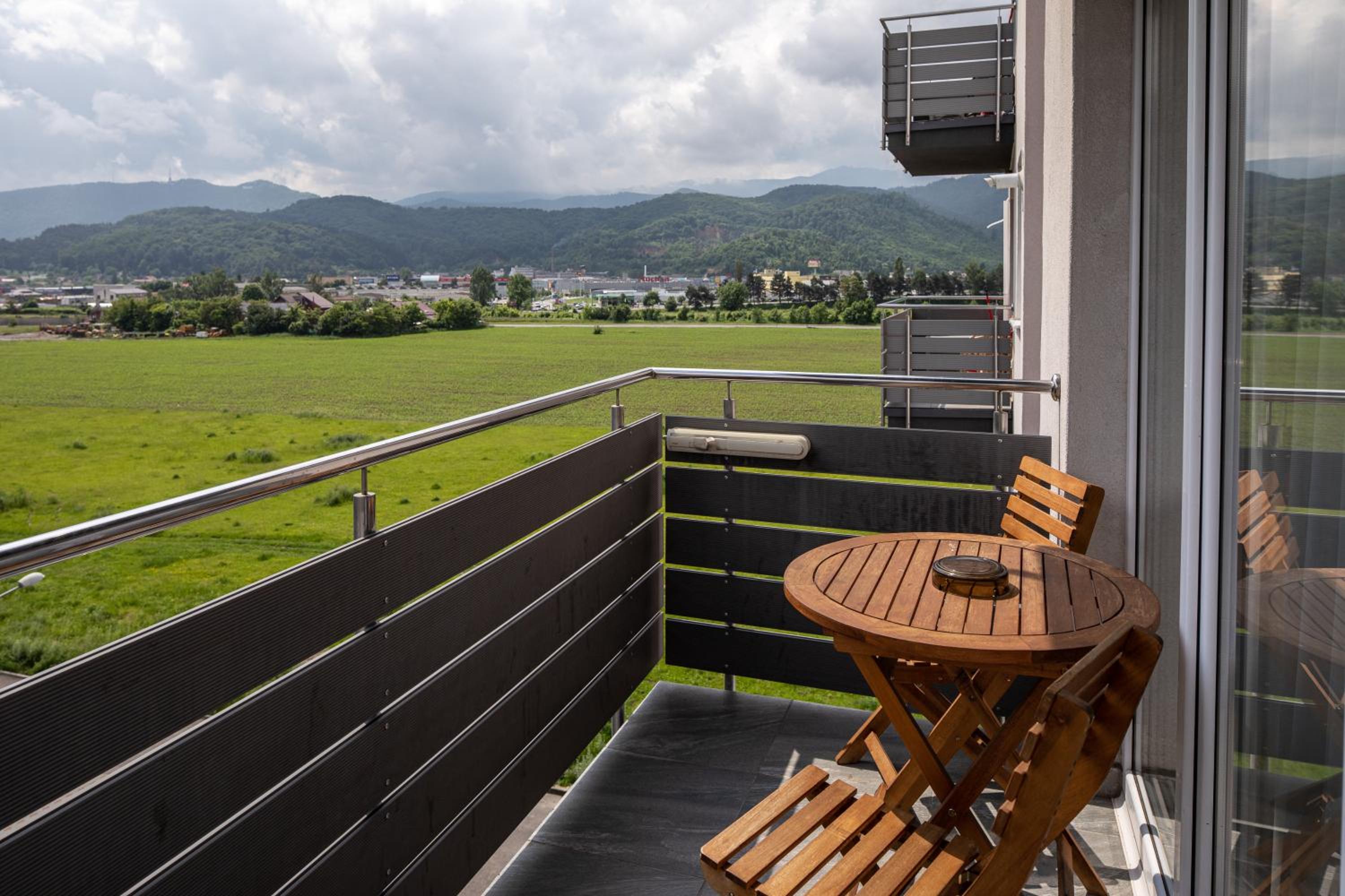 Nature Apartment with Balcony photo 2