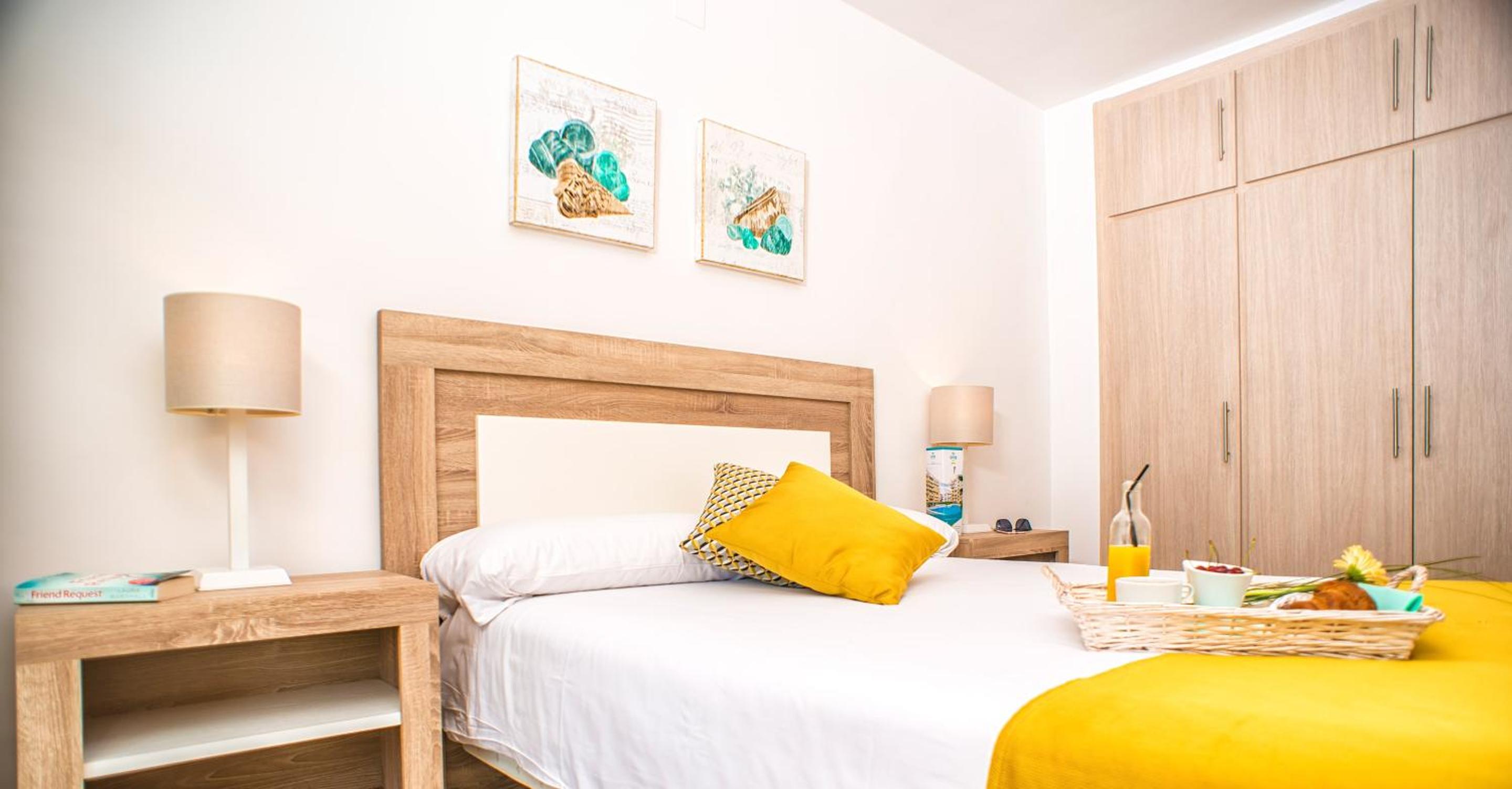 One-Bedroom Apartment - Photo 1