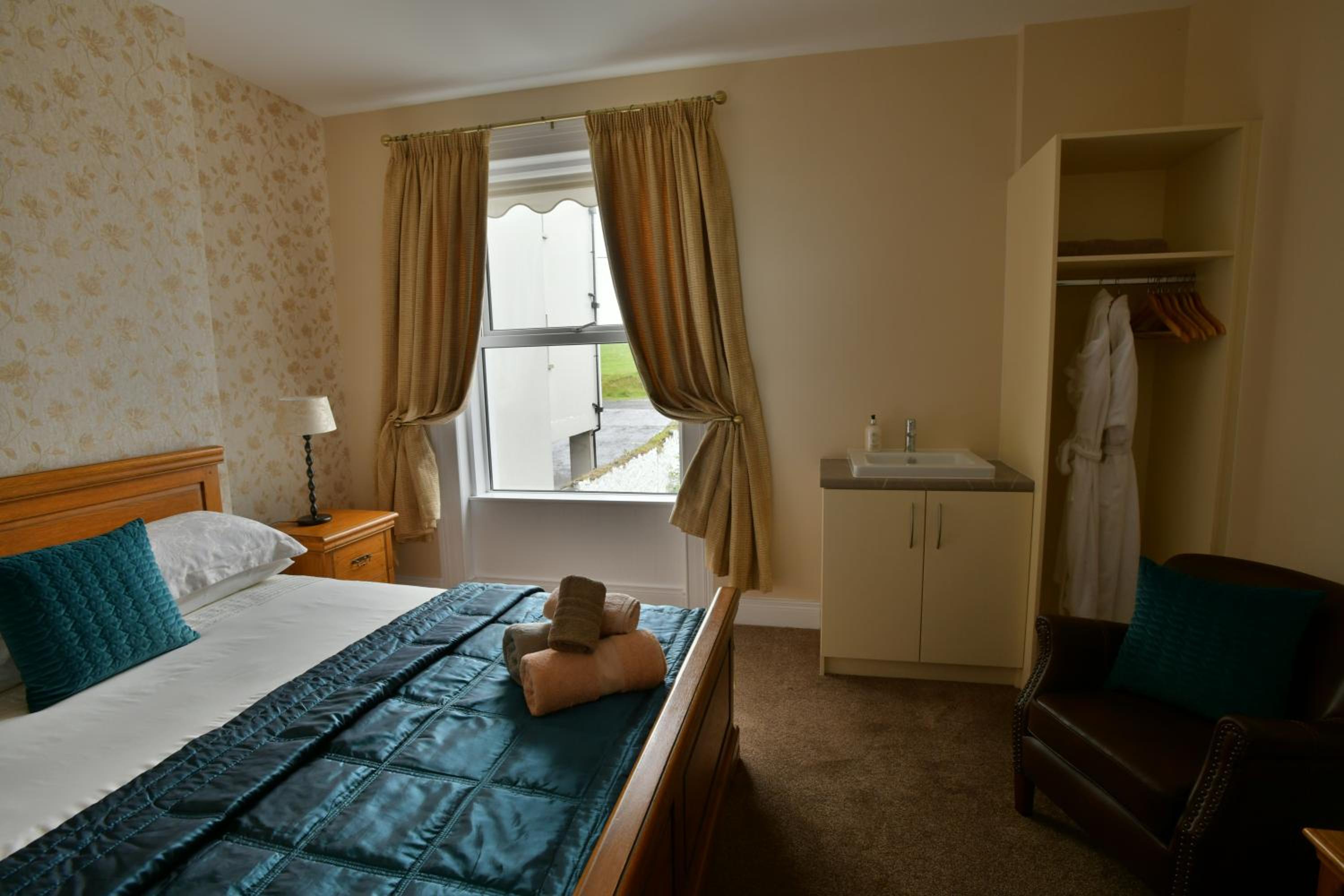 Double Room with Private External Bathroom photo 2