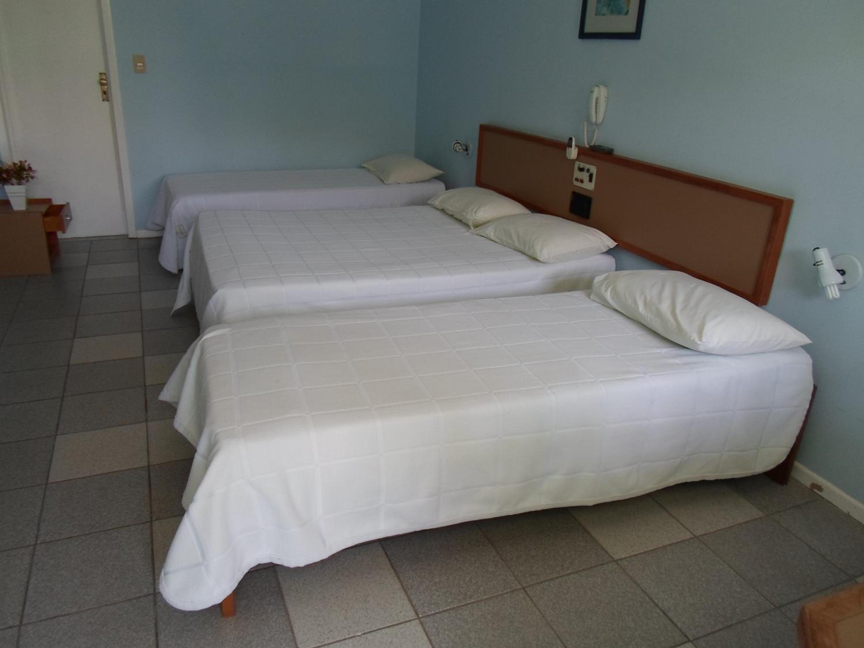 Quadruple Room with Balcony - Photo 4