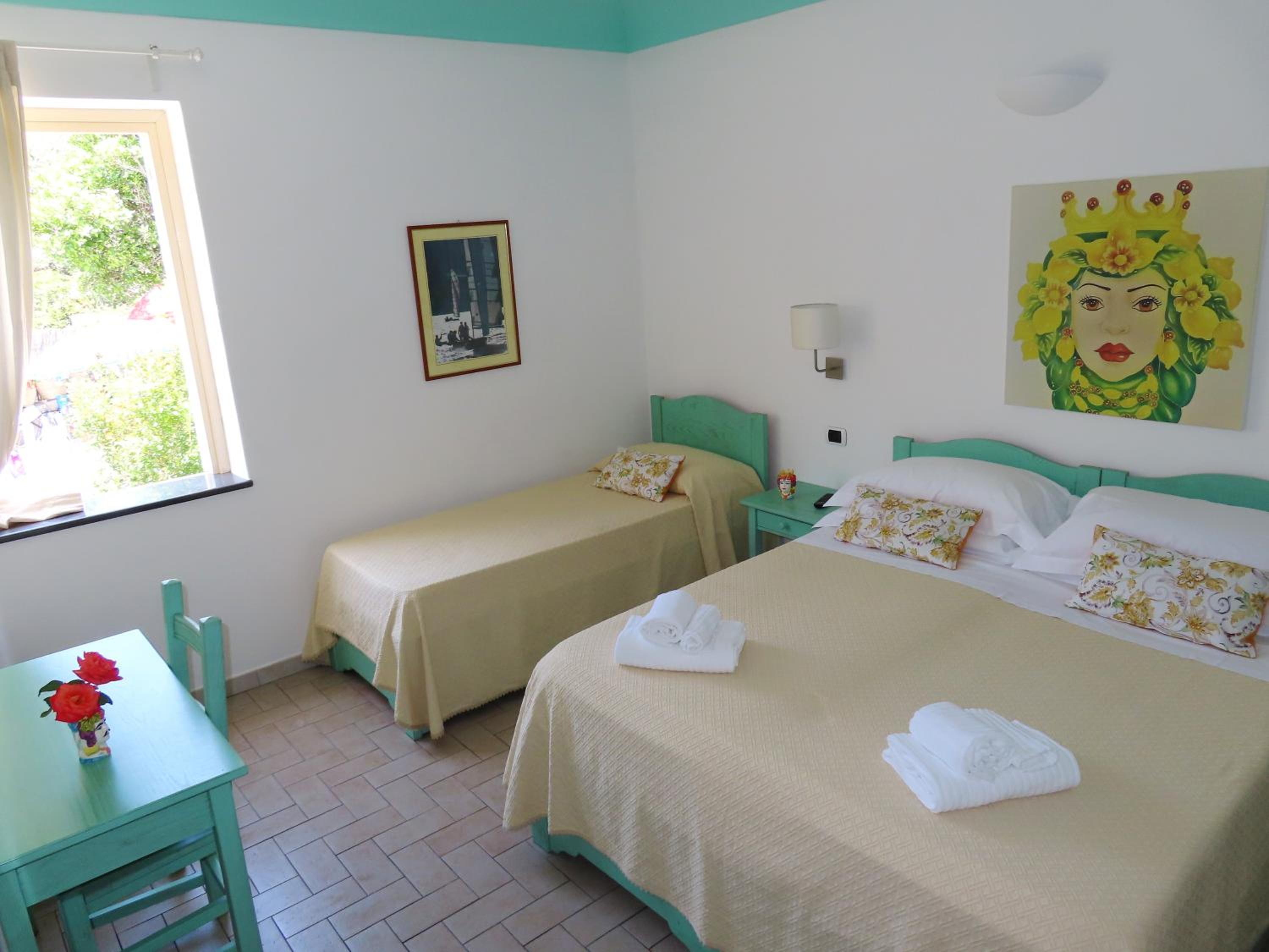 Standard Triple Room photo 3