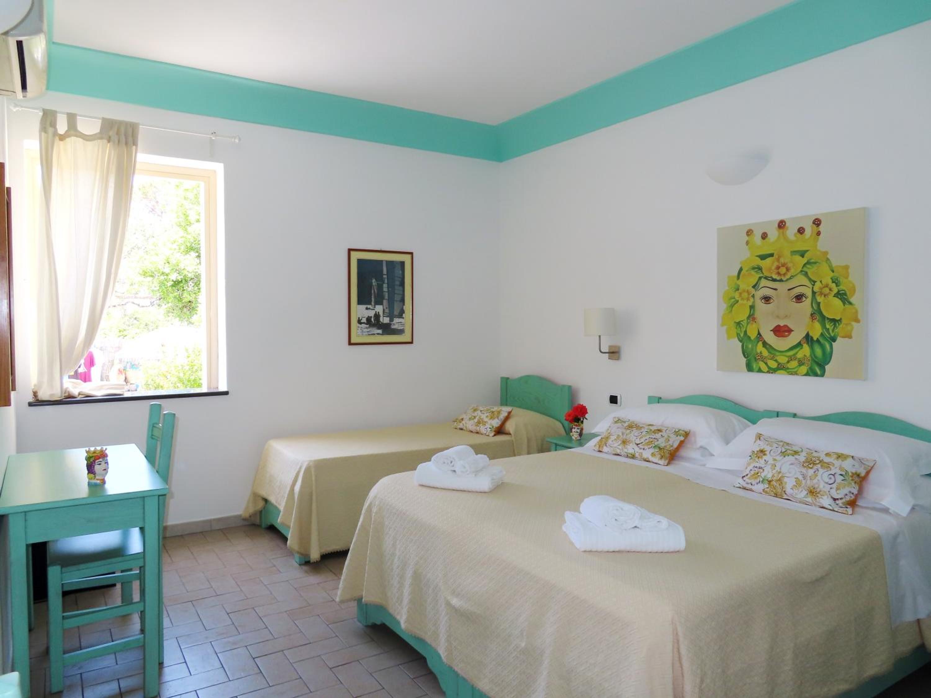 Standard Triple Room photo 2