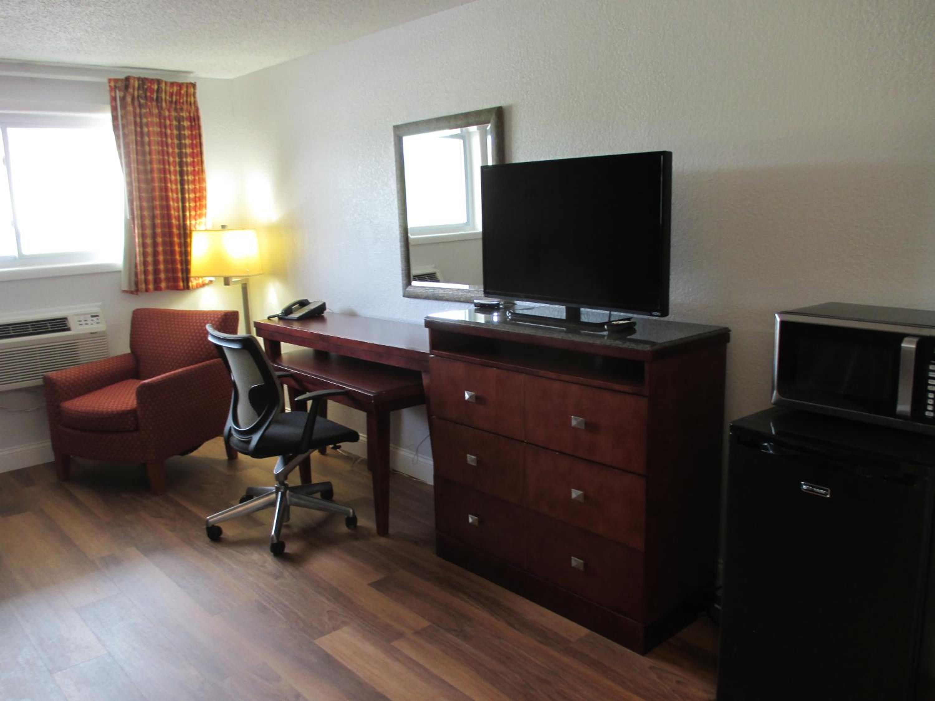 King Room - Non-Smoking photo 2