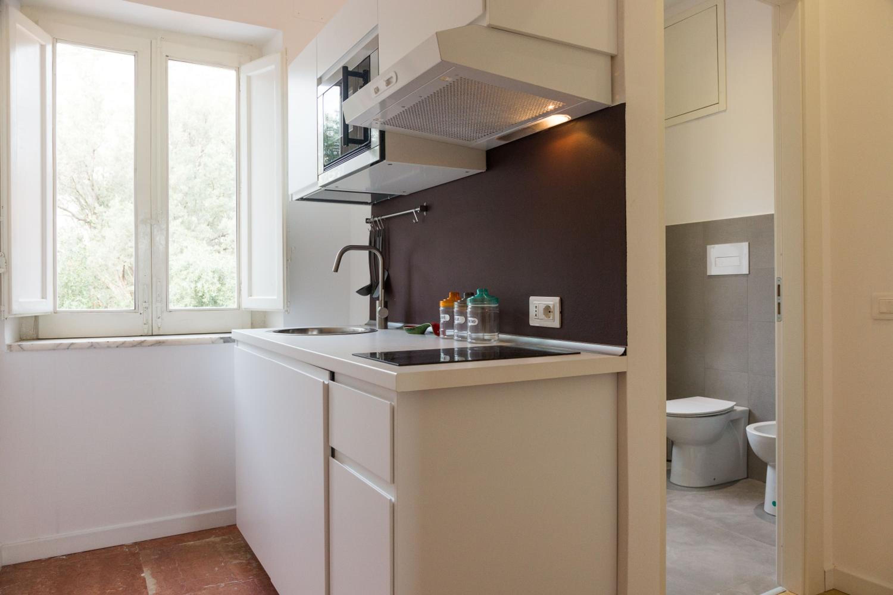 Studio Apartment - Photo 4