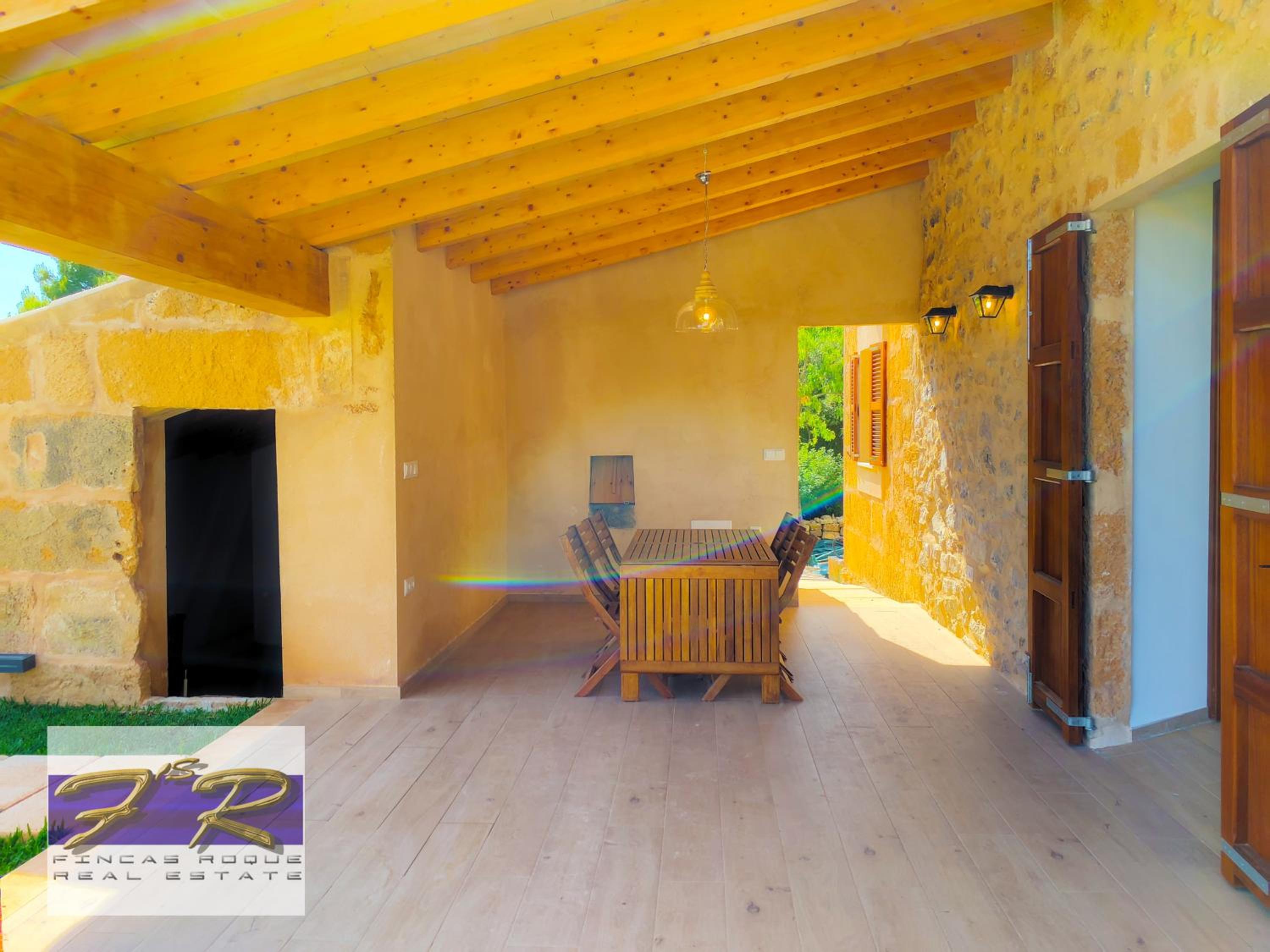 Villa photo 3