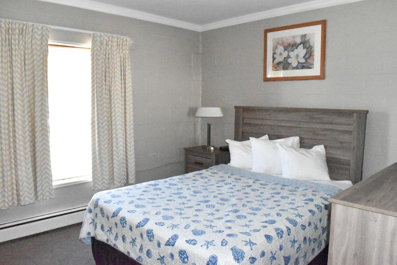 Two-Bedroom Queen Suite