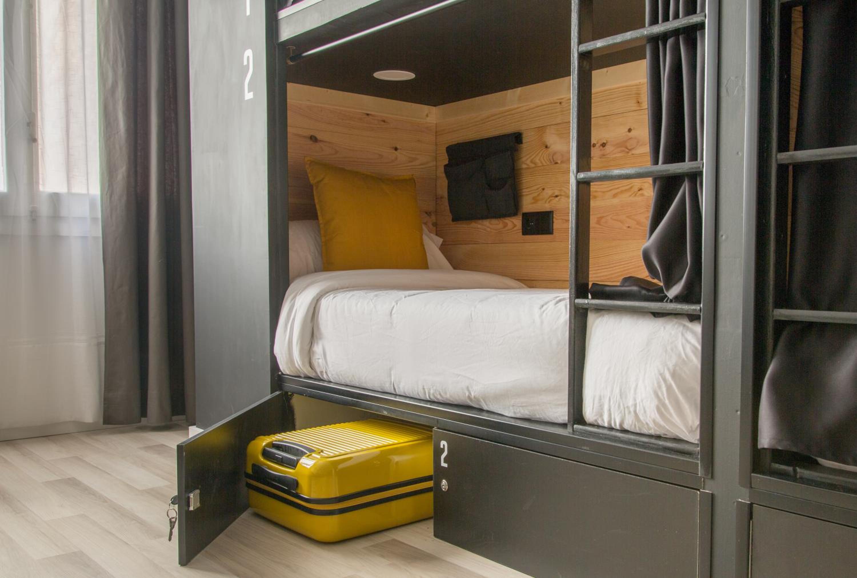 Bunk Bed in 6 Mixed Dormitory Room photo 2