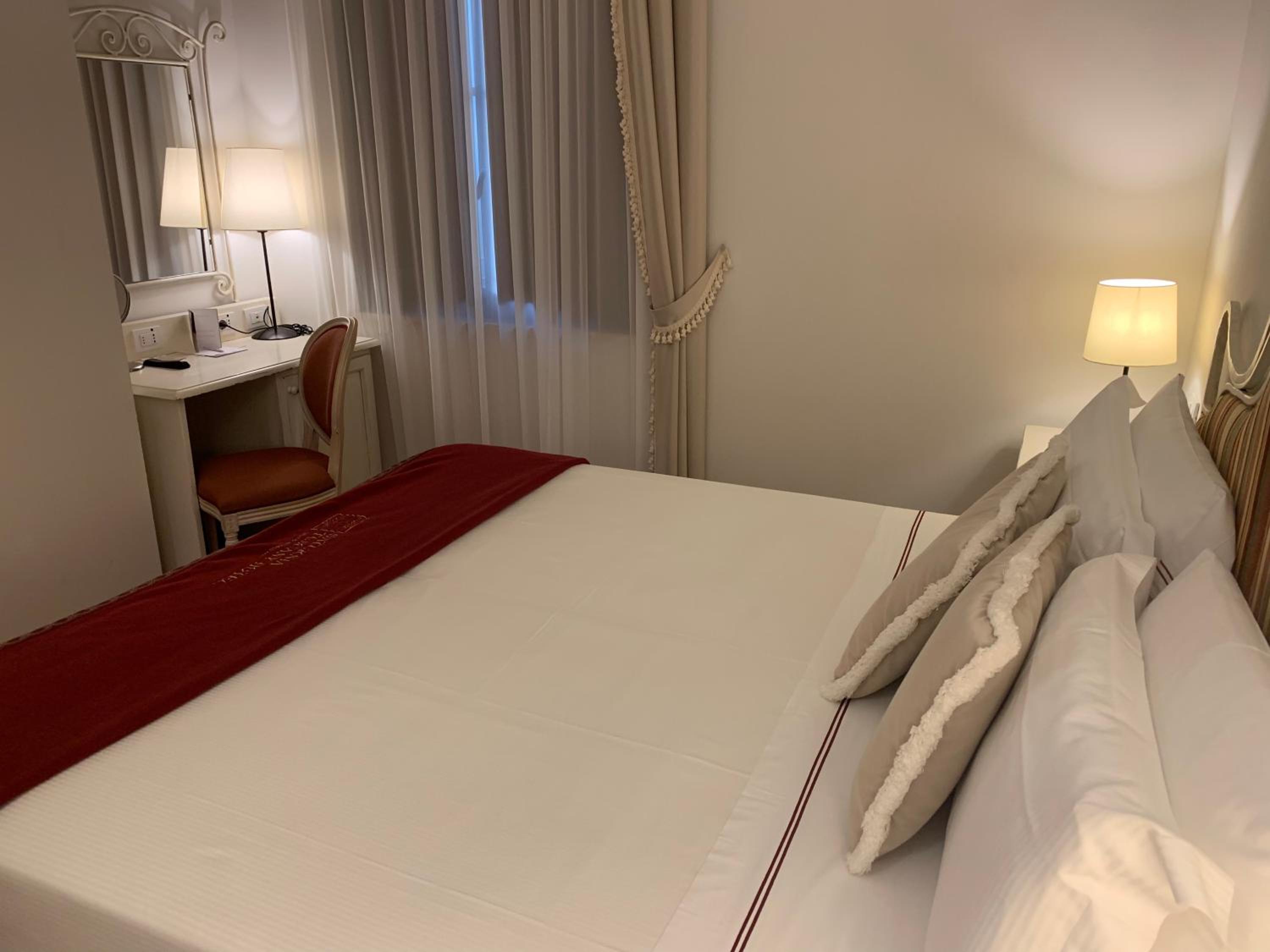 Small Double Room - Photo 39
