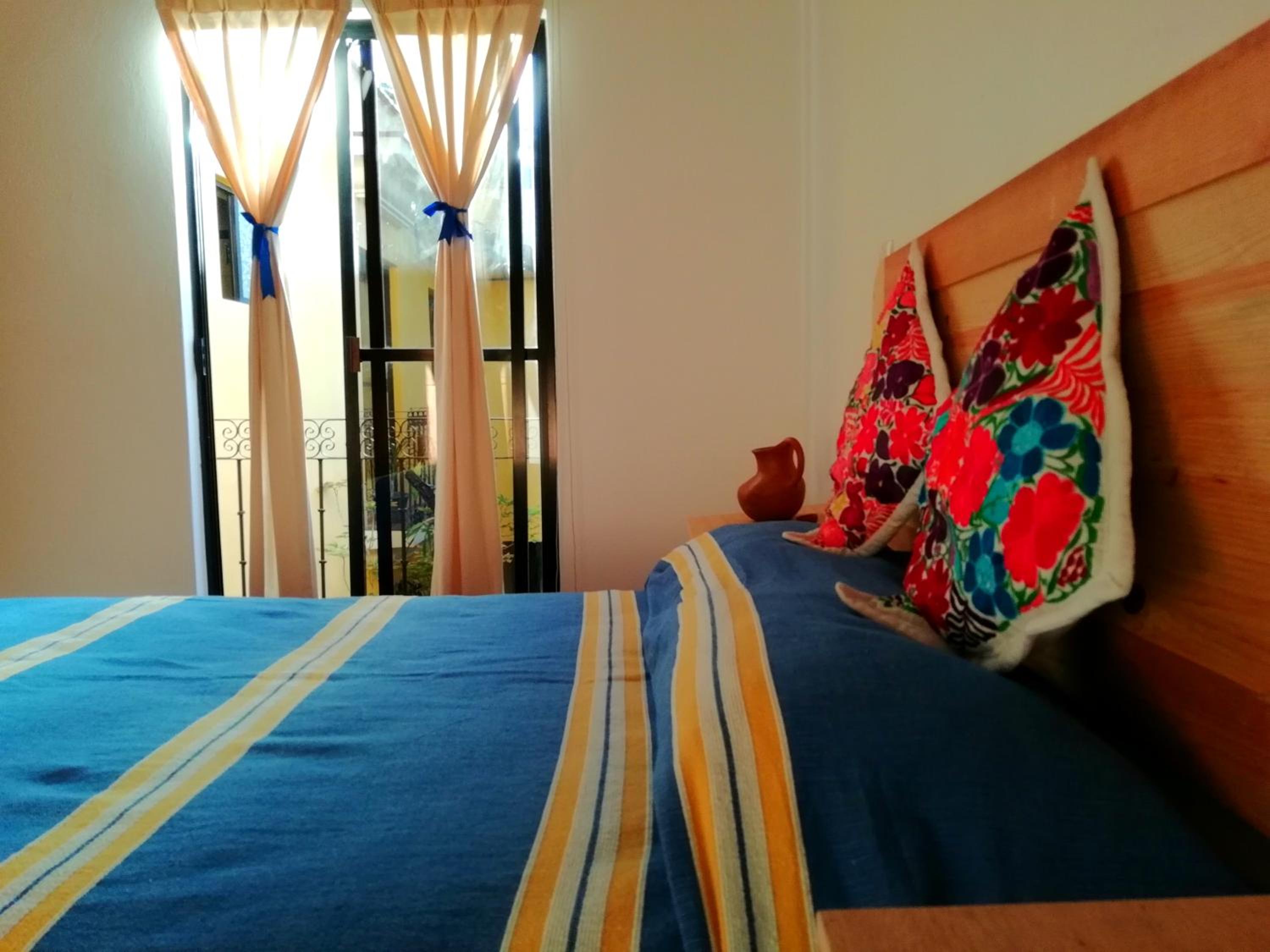 Double Room with Private Bathroom - Photo 7