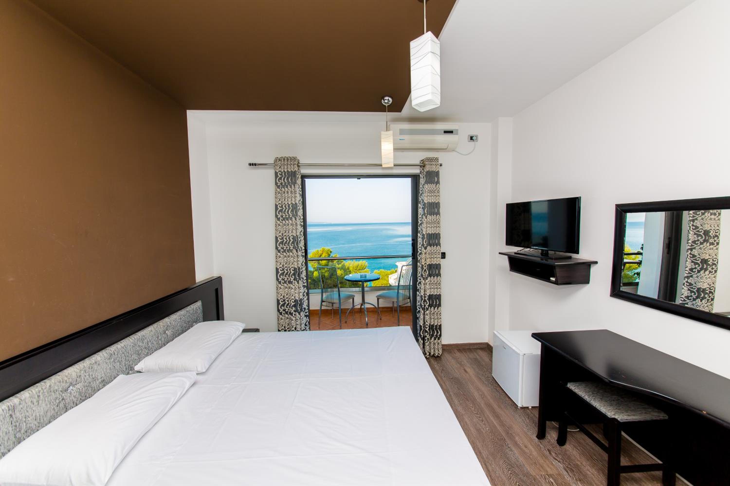Double Room with Balcony and Sea View