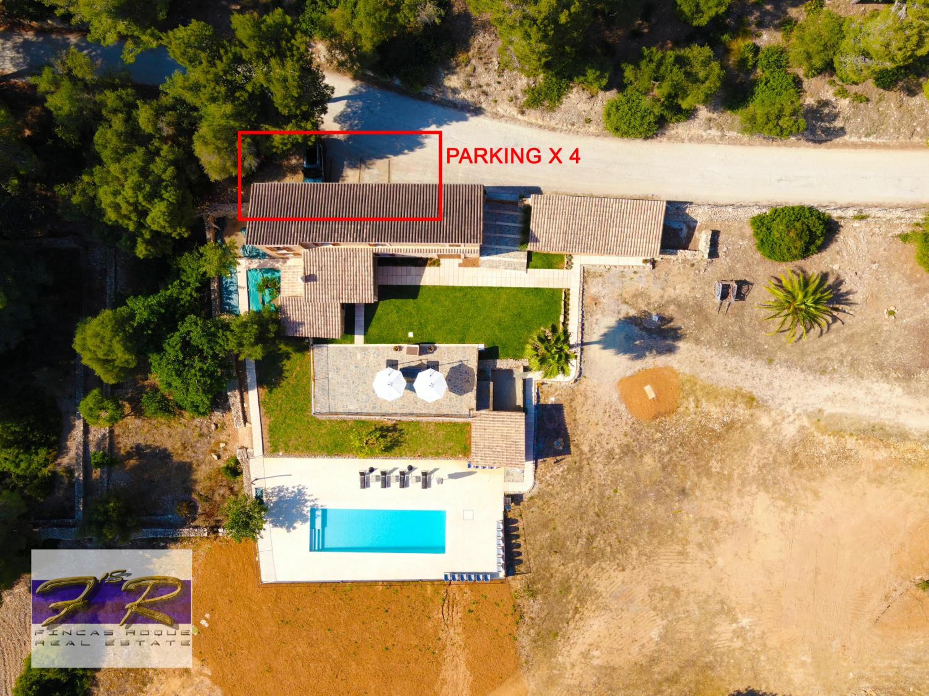 Villa photo 2