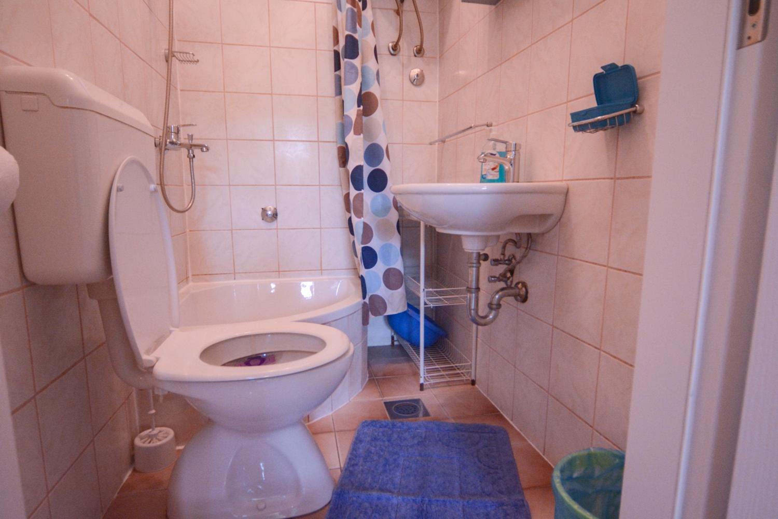 Apartment - Ground Floor - Photo 3