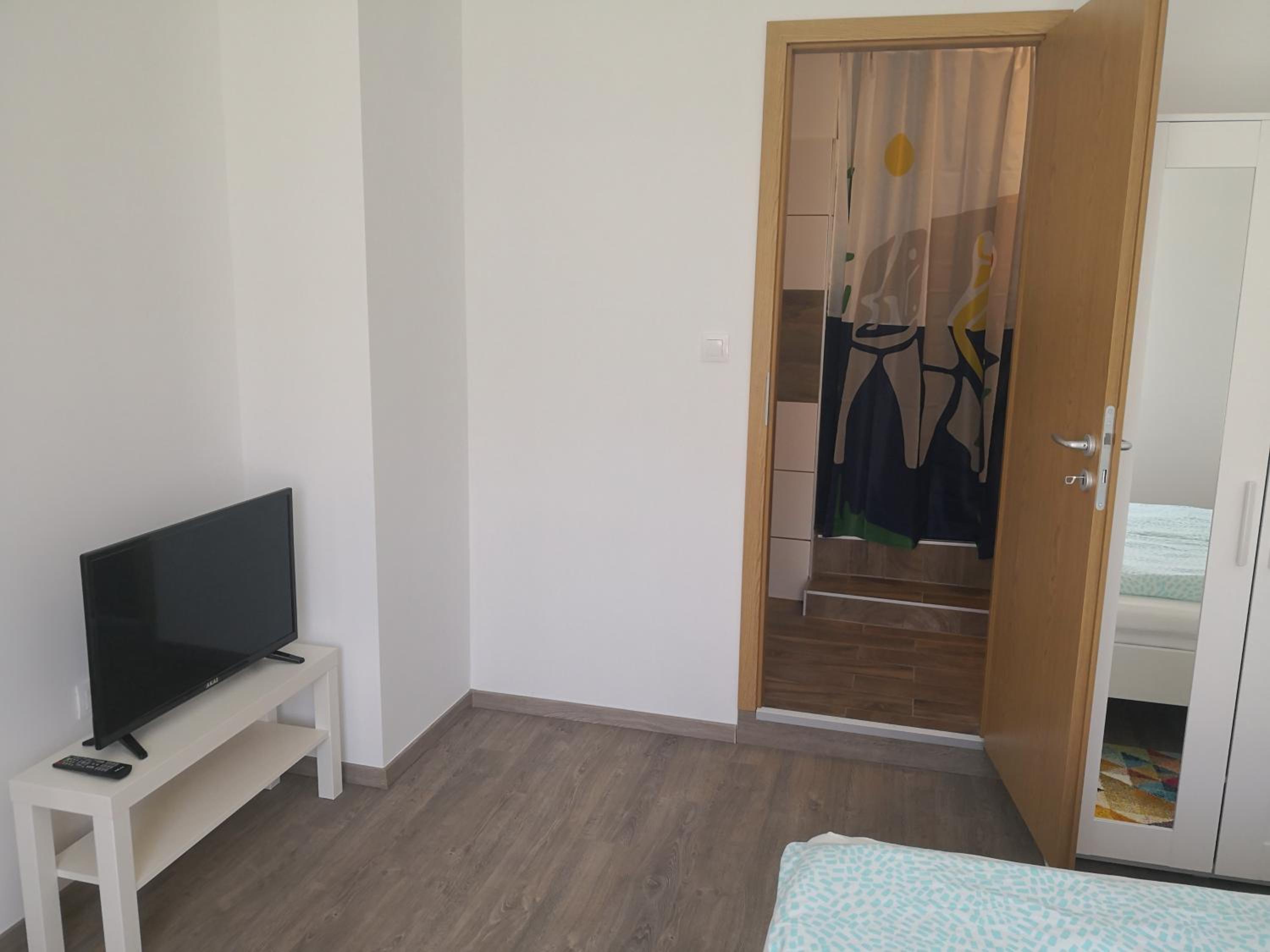 One-Bedroom Apartment - Ground Floor - Photo 10