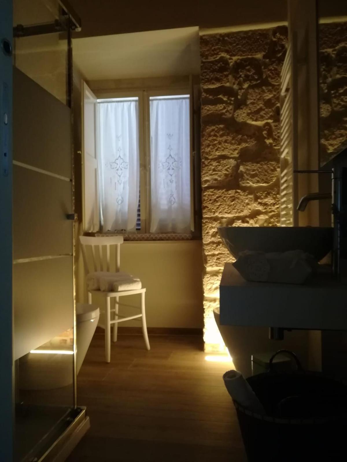 One-Bedroom Apartment - Photo 8