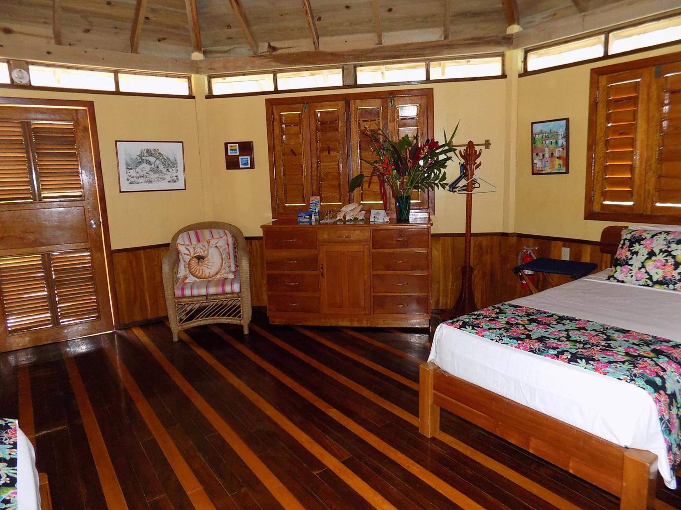 Deluxe Bungalow photo 2