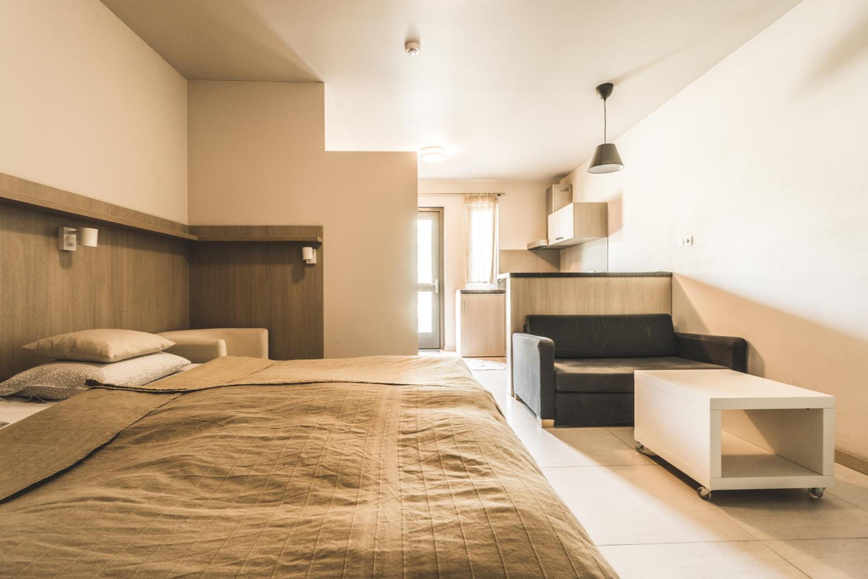 Studio Apartment photo 1