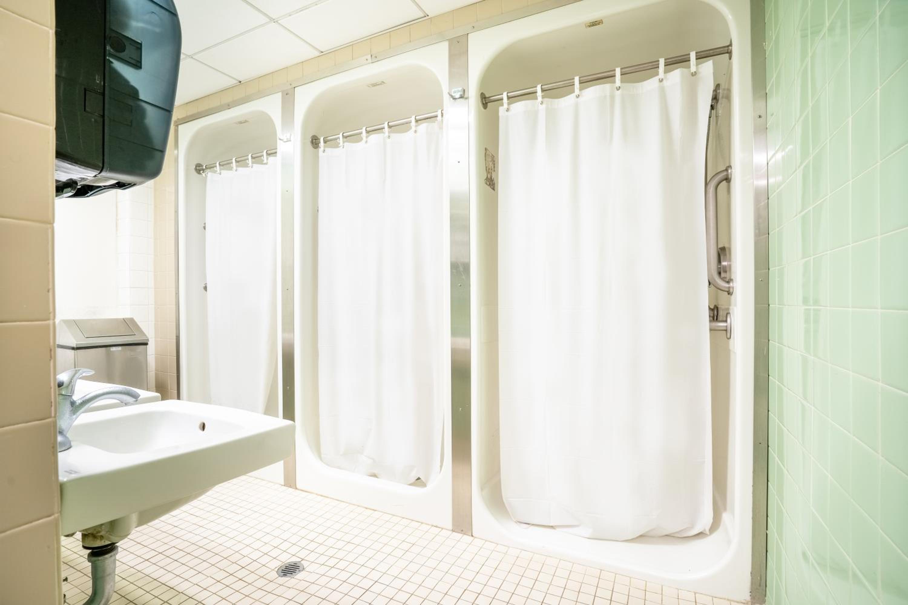 Private Bunk Bed Room with Shared Bathroom photo 3