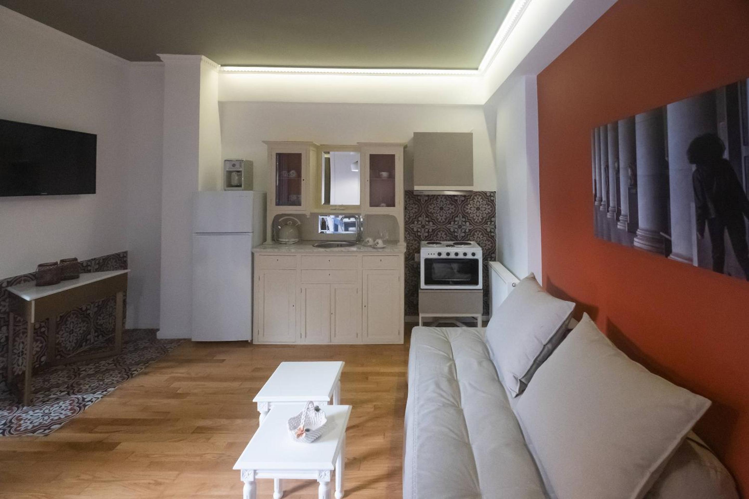 Apartment with Balcony photo 2