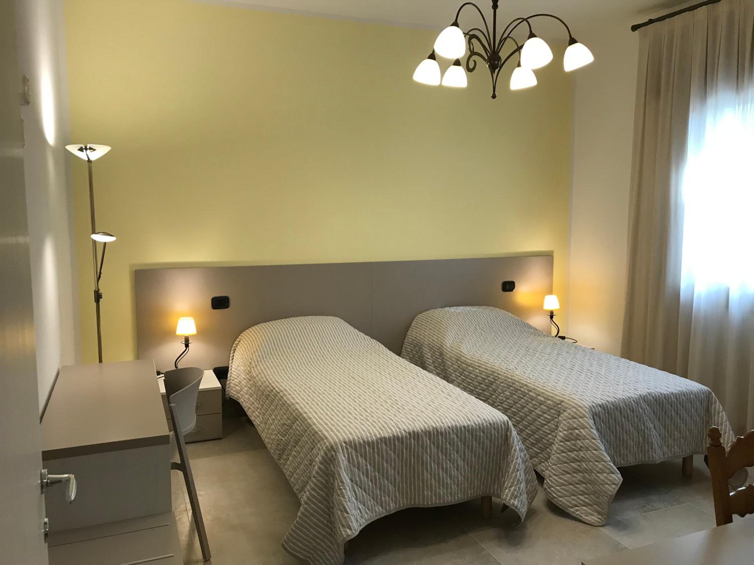 Double or Twin Room - Photo 4